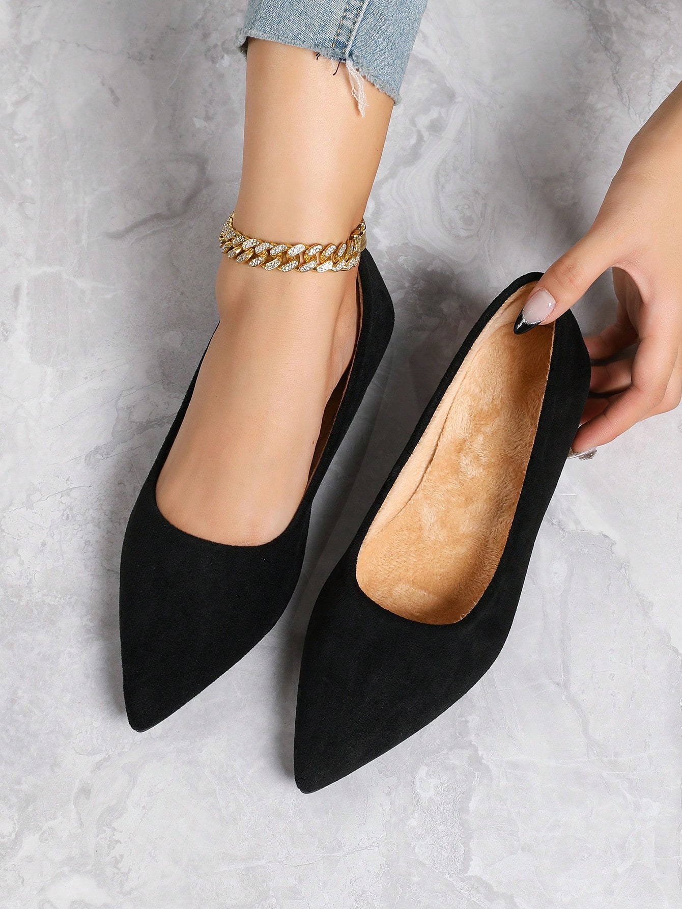 In Black Women Flats