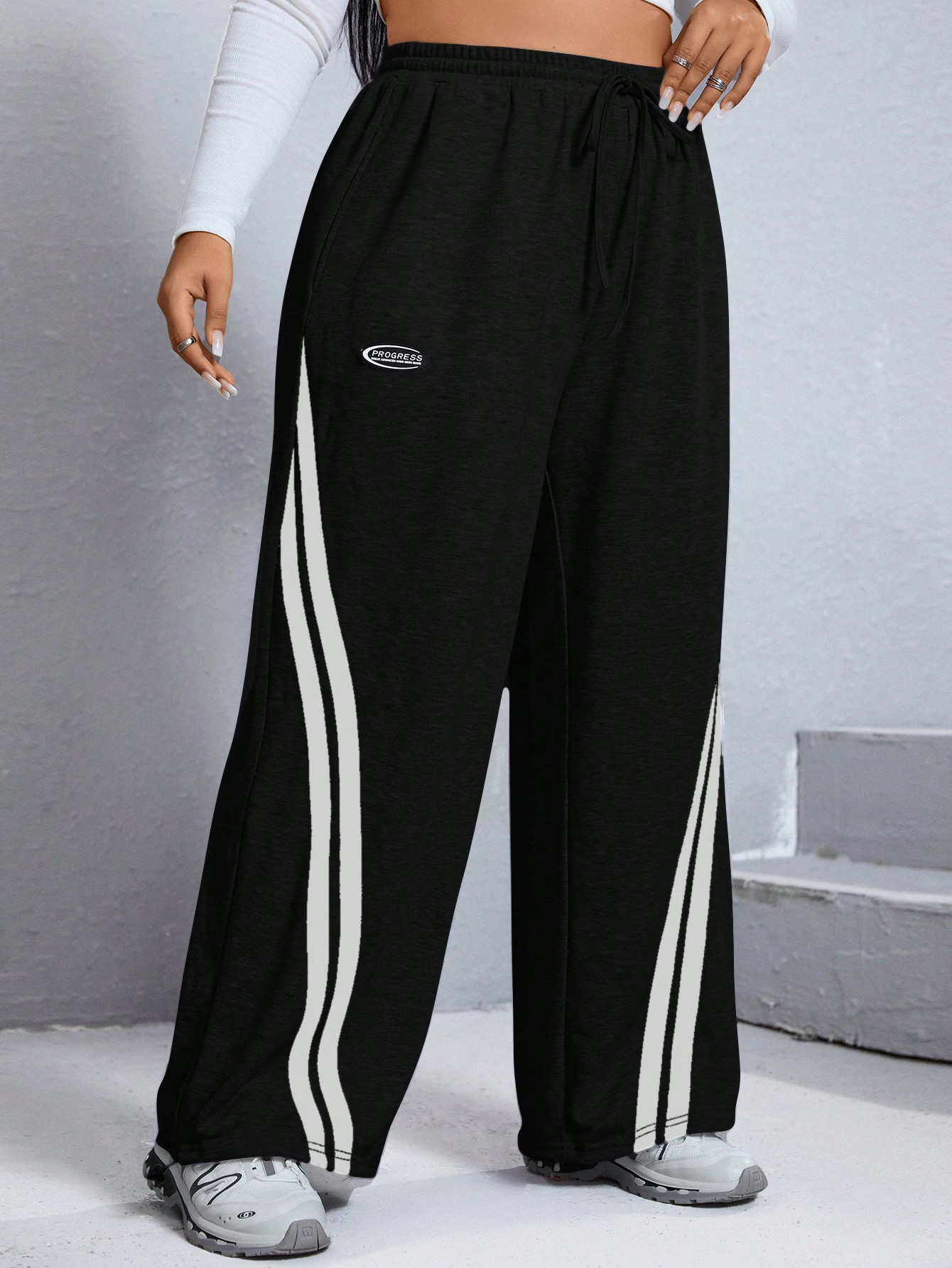 In Black Plus Size Sweatpants