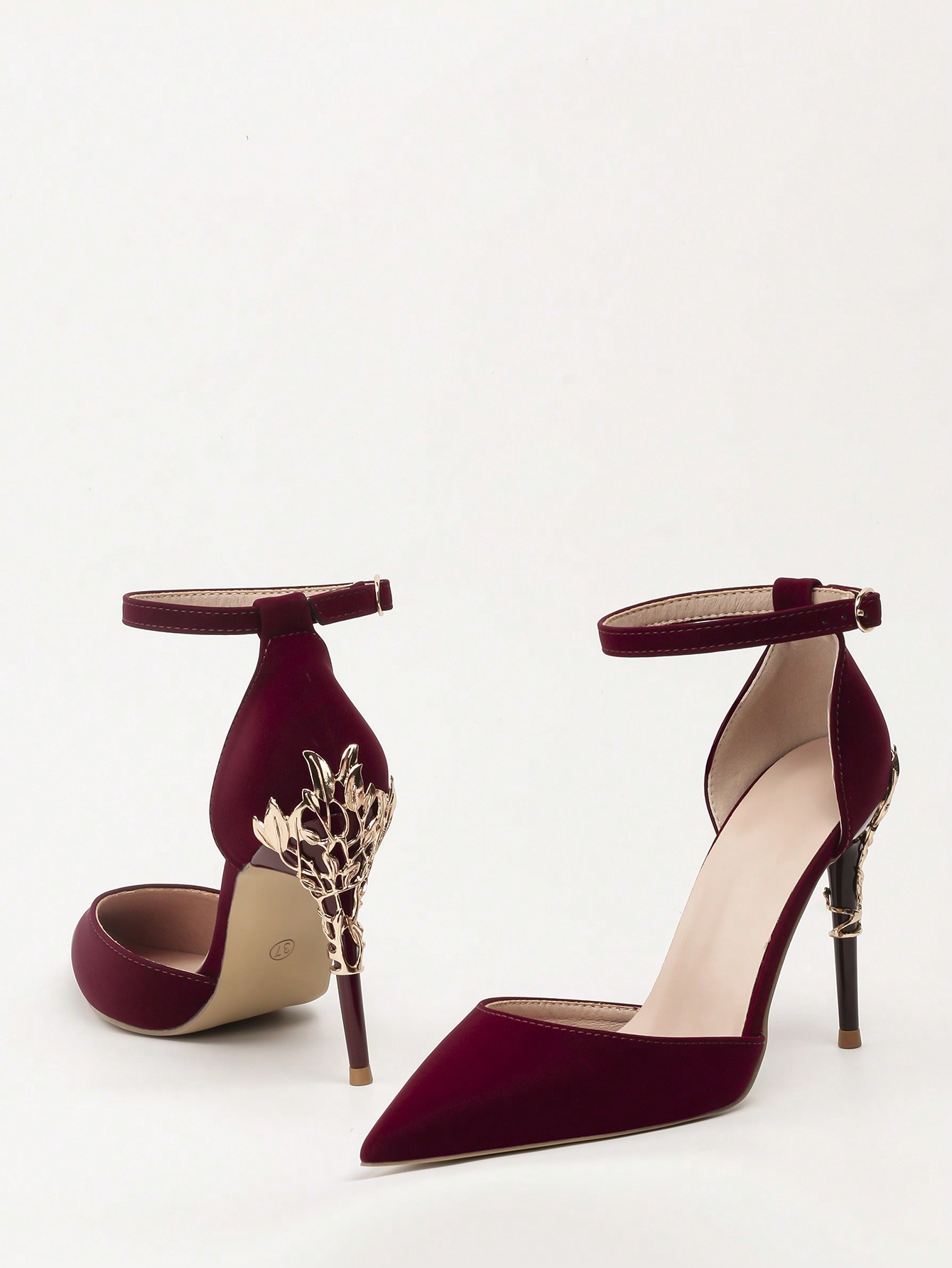 In Burgundy Women Pumps