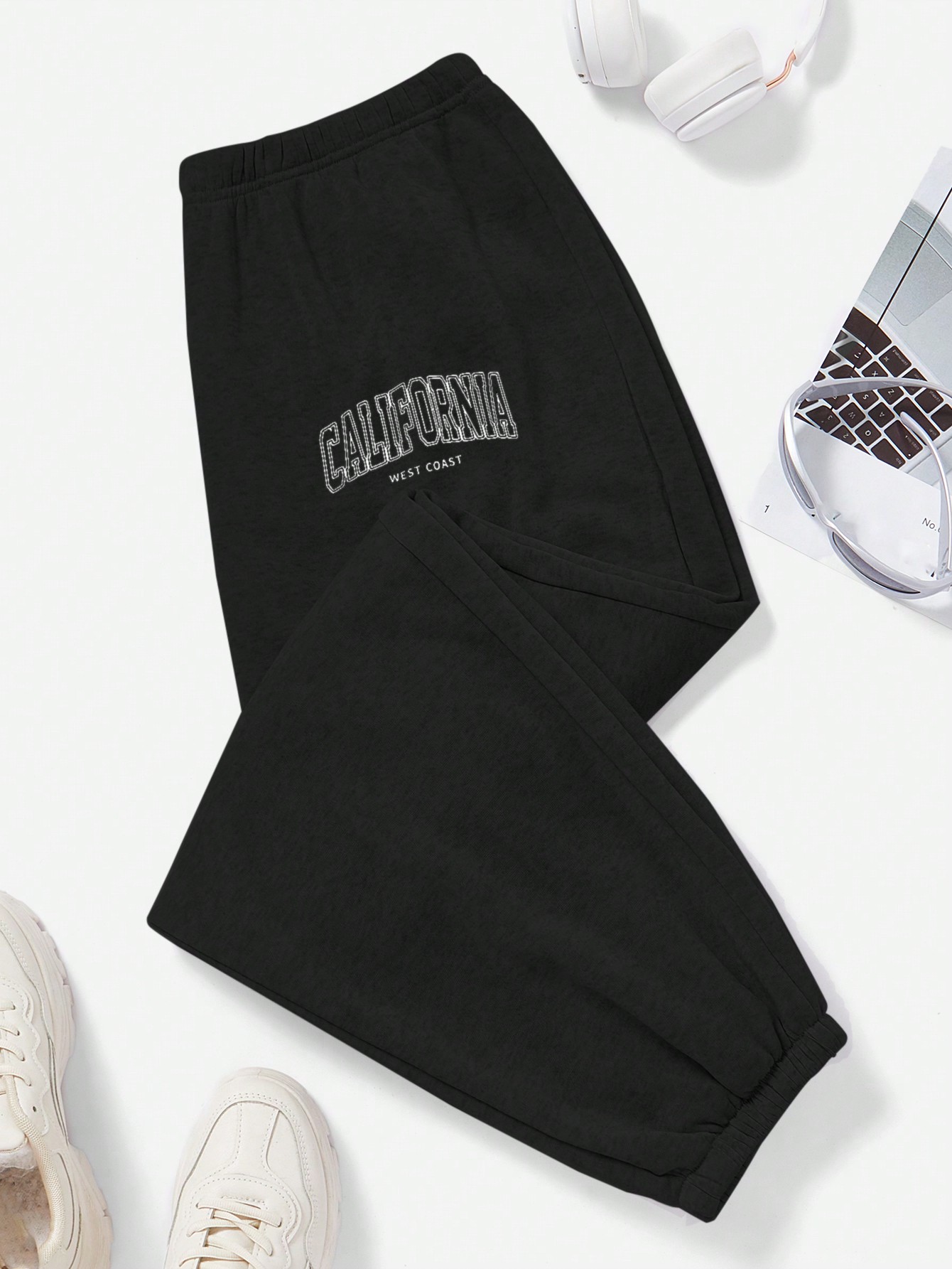 In Black Plus Size Sweatpants