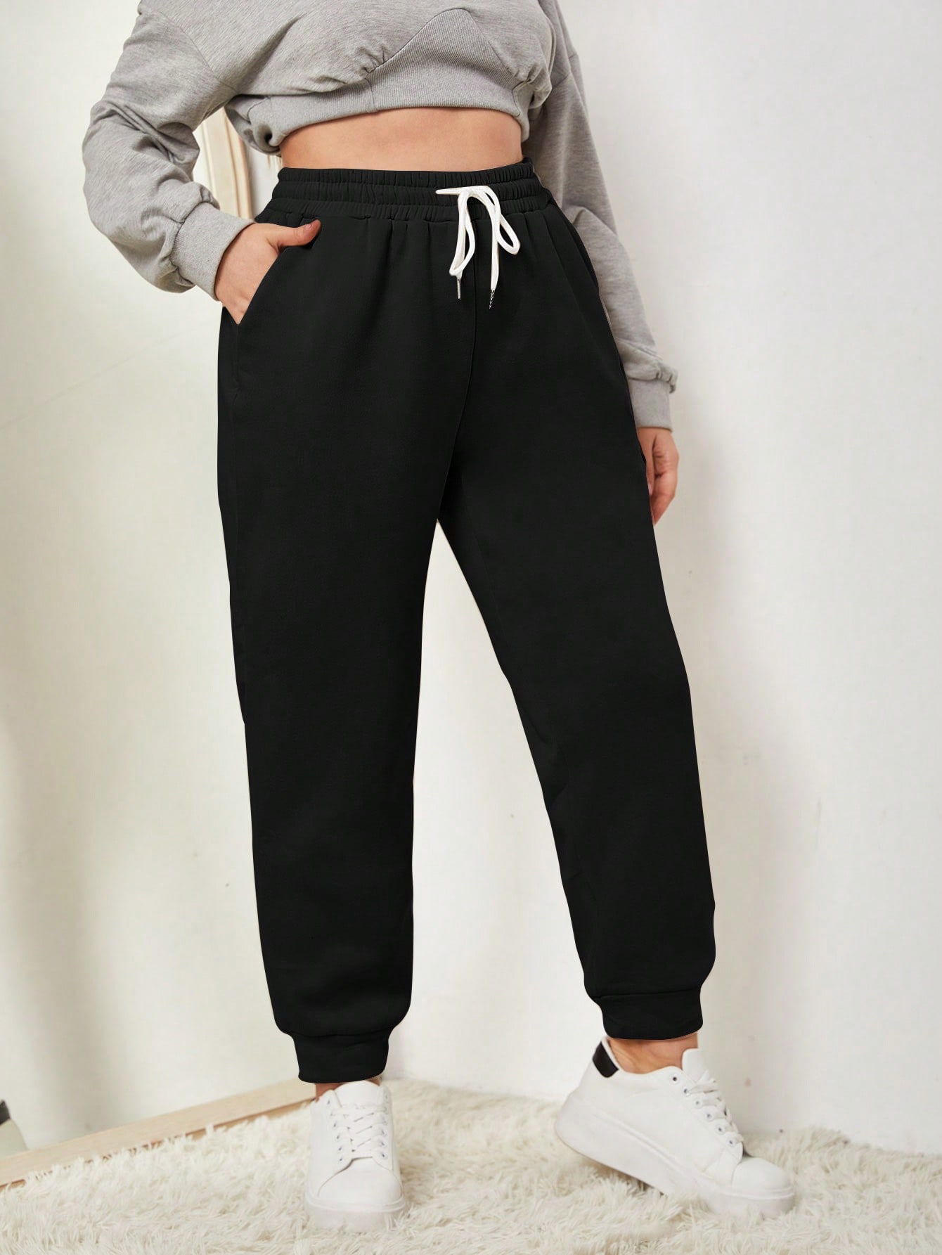 In Black Plus Size Sweatpants