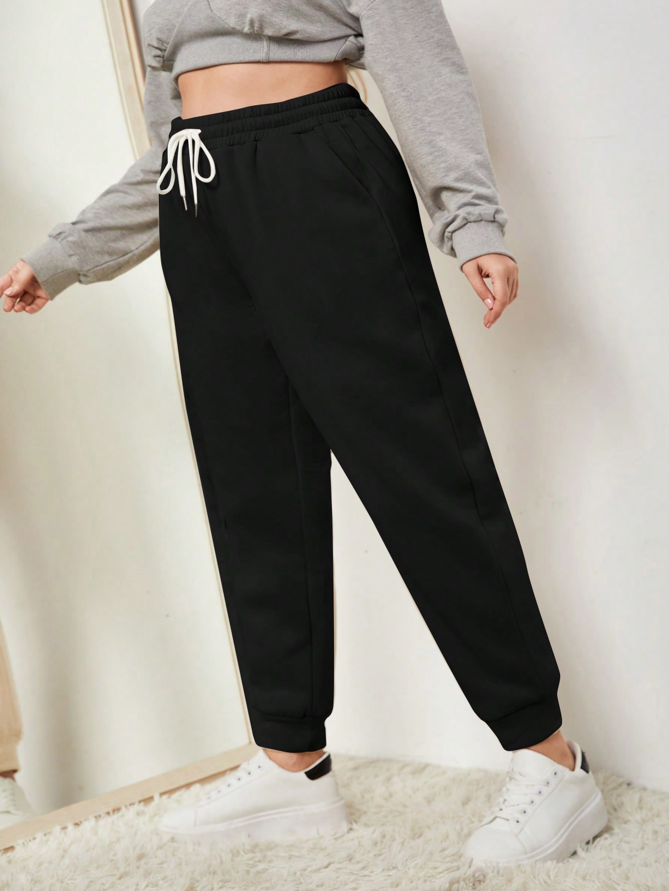 In Black Plus Size Sweatpants