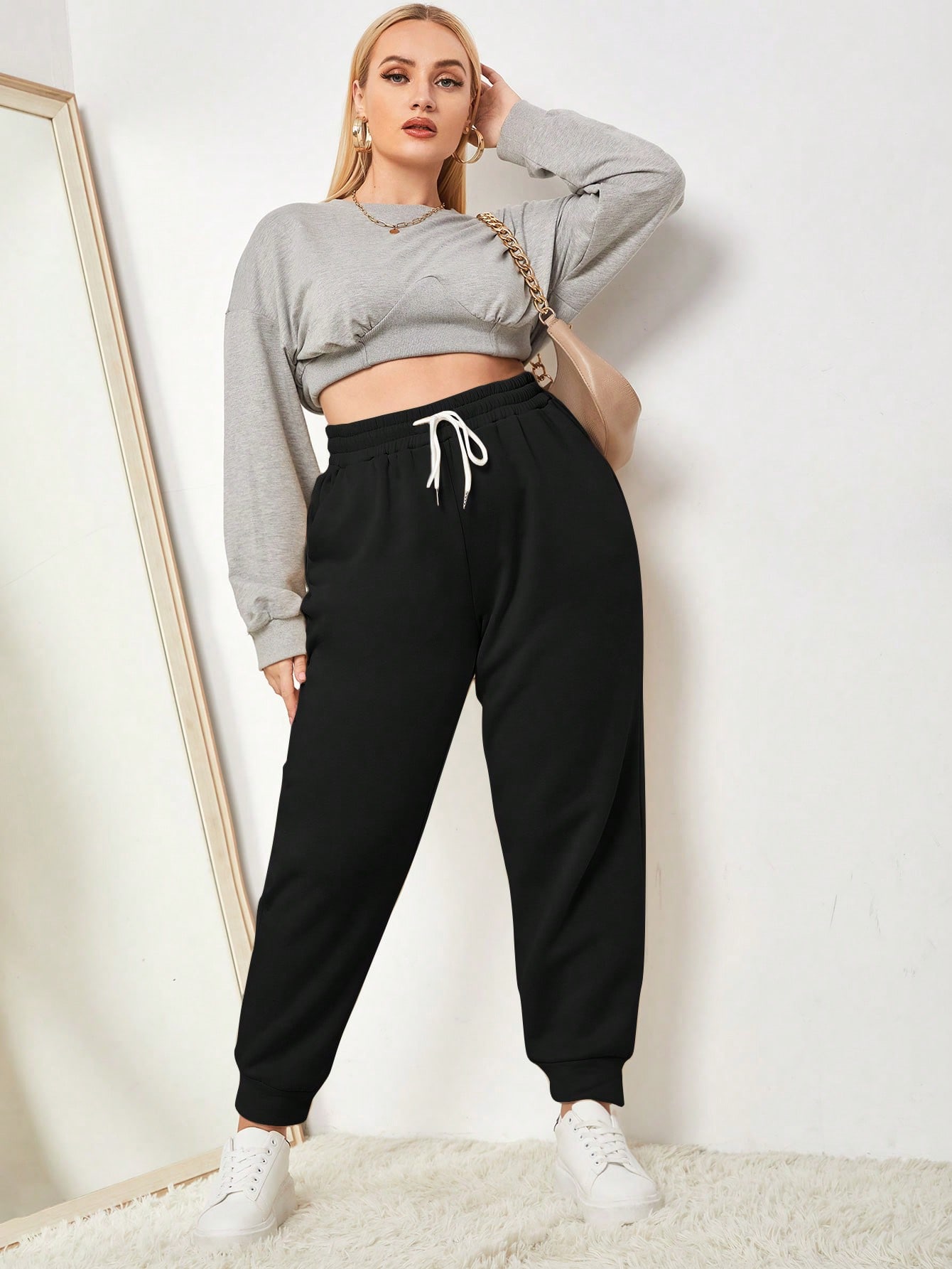 In Black Plus Size Sweatpants