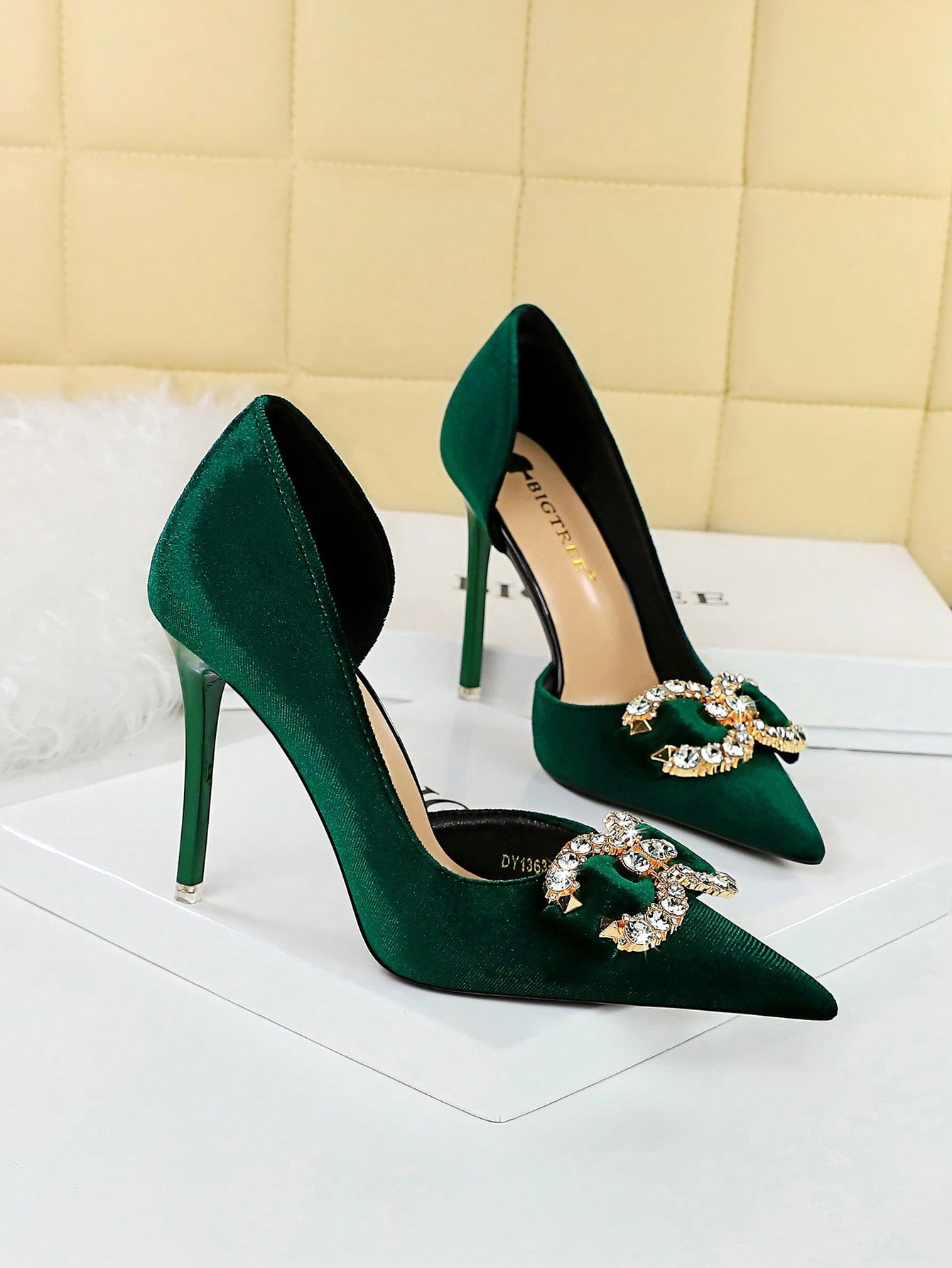 In Green Women Pumps