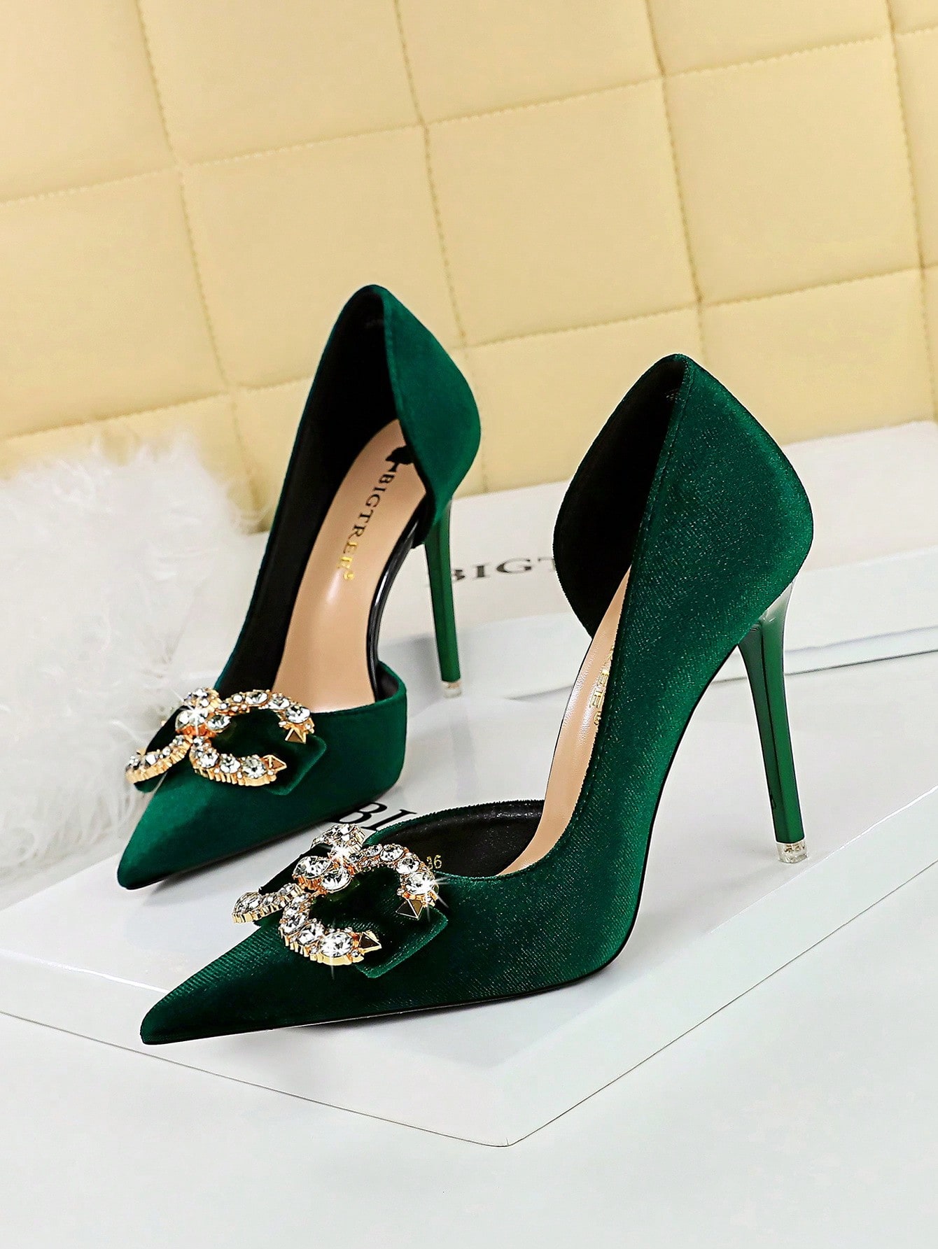 In Green Women Pumps