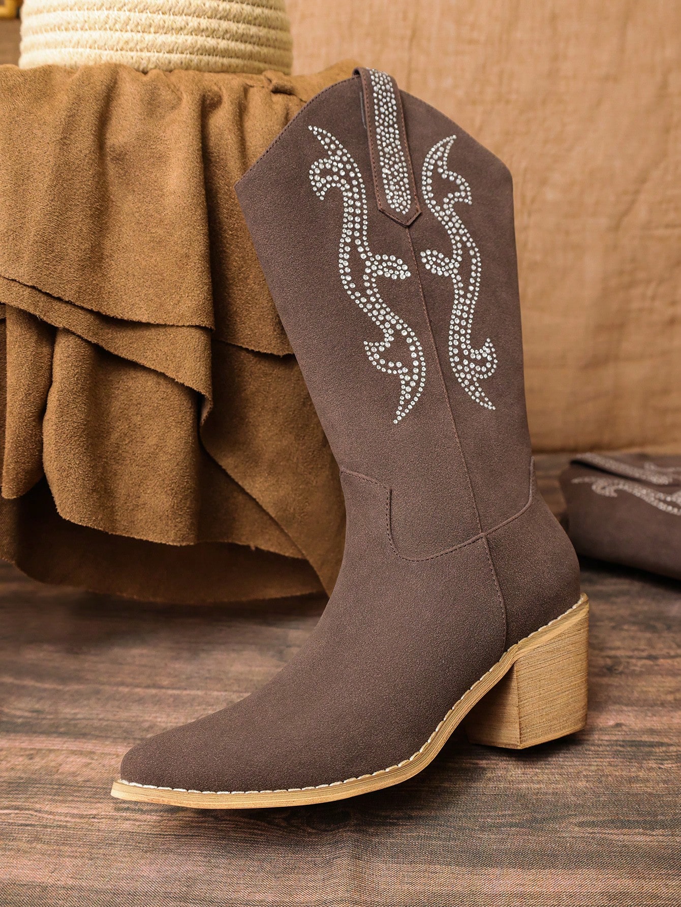 In Coffee Brown Women Fashion Boots