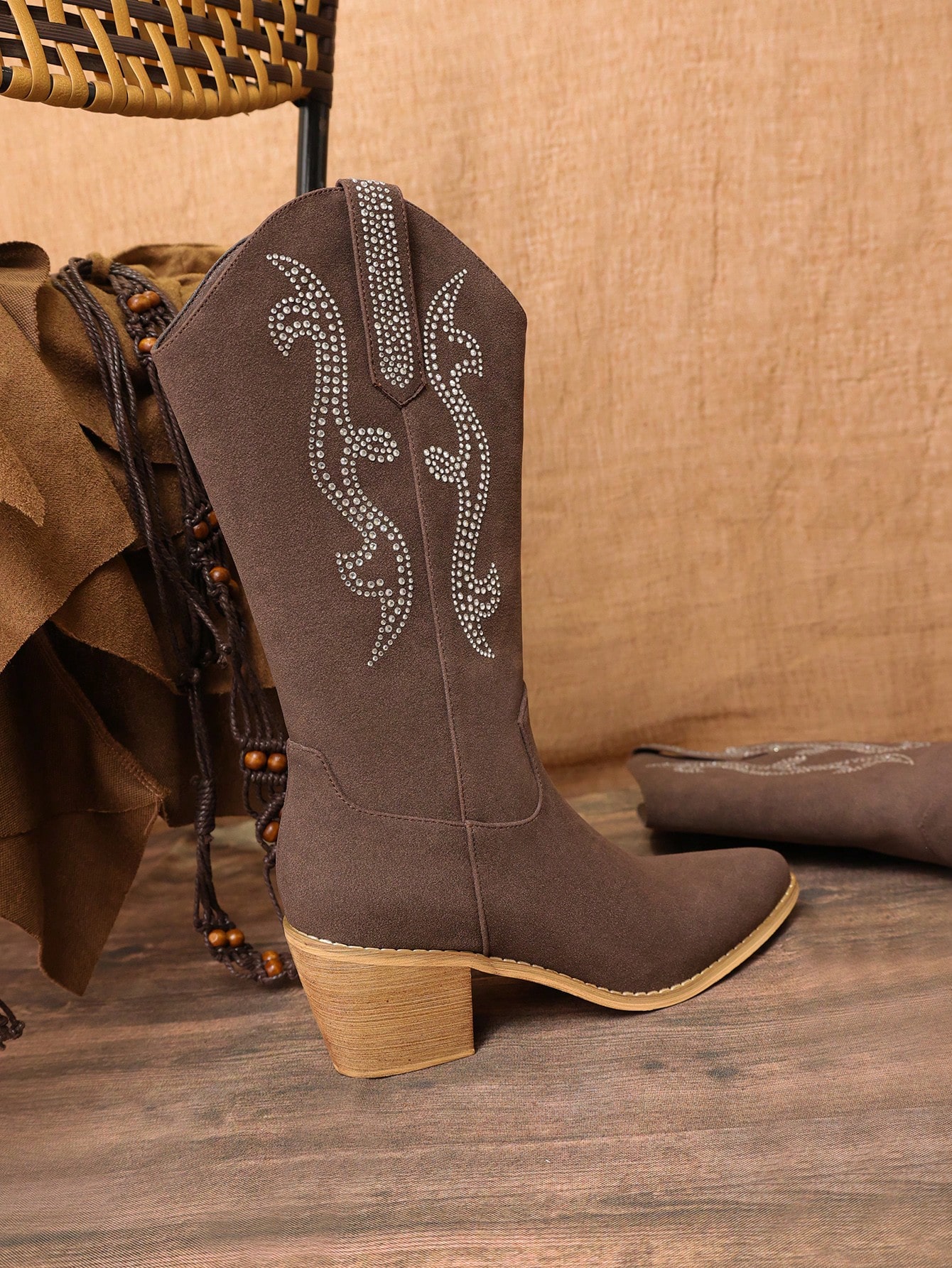 In Coffee Brown Women Fashion Boots