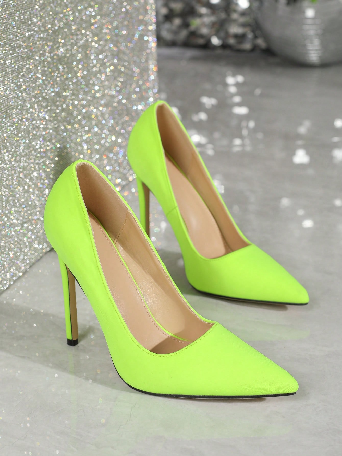 In Yellow Women Pumps