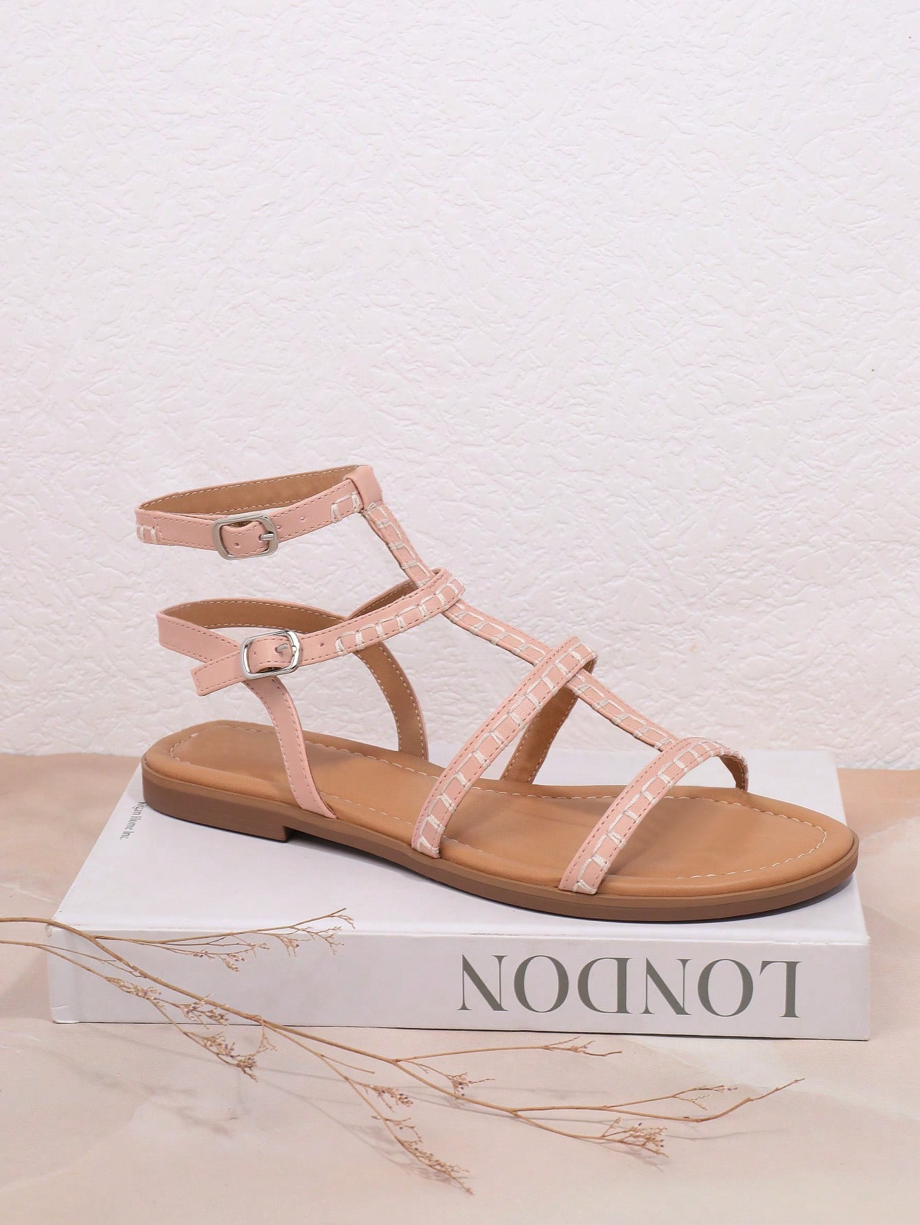 In Baby Pink Women Flat Sandals