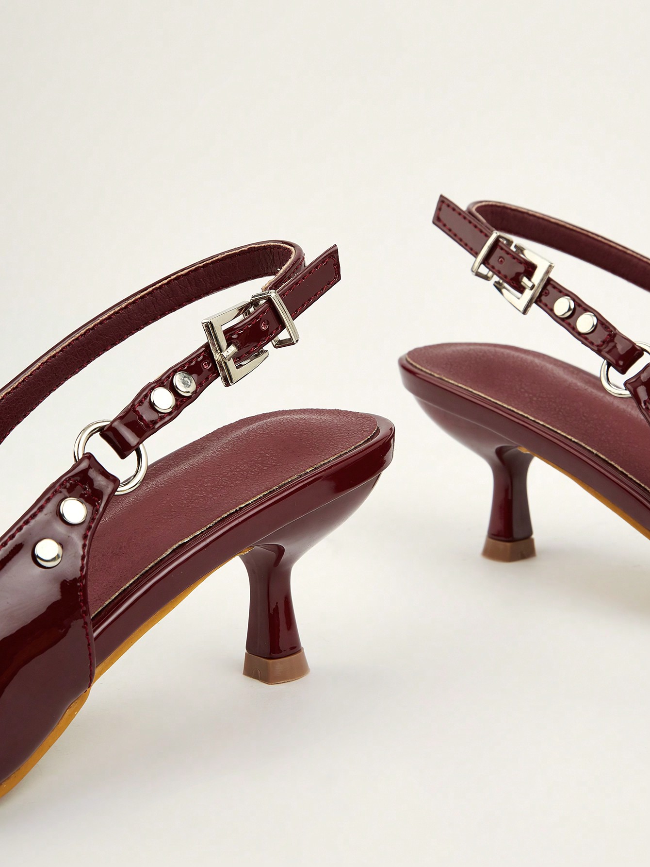 In Burgundy Women Pumps