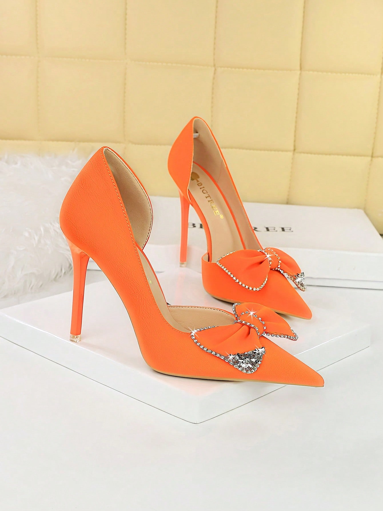 In Orange Women Pumps