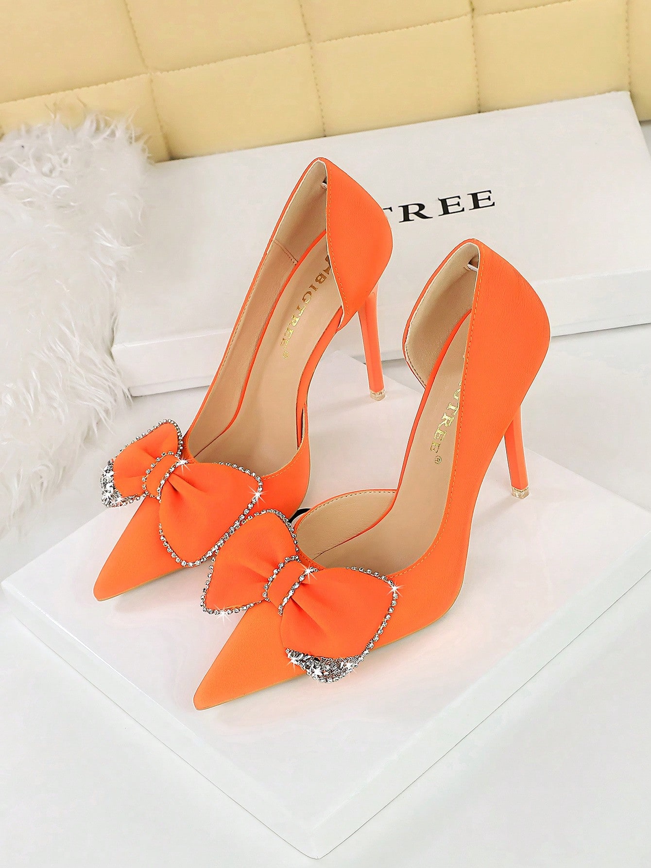 In Orange Women Pumps