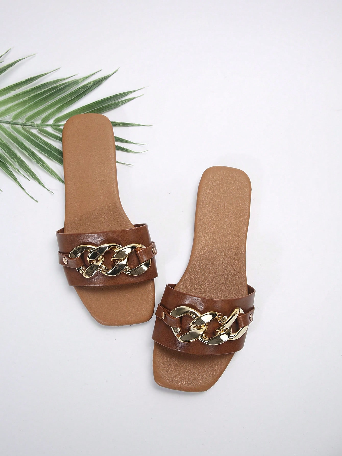 In Mocha Brown Women Flat Sandals