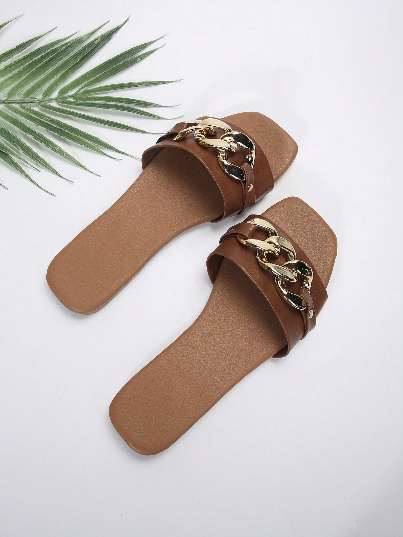 In Mocha Brown Women Flat Sandals