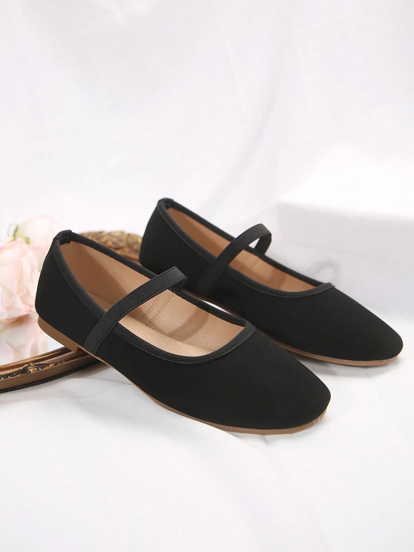 Women Flats