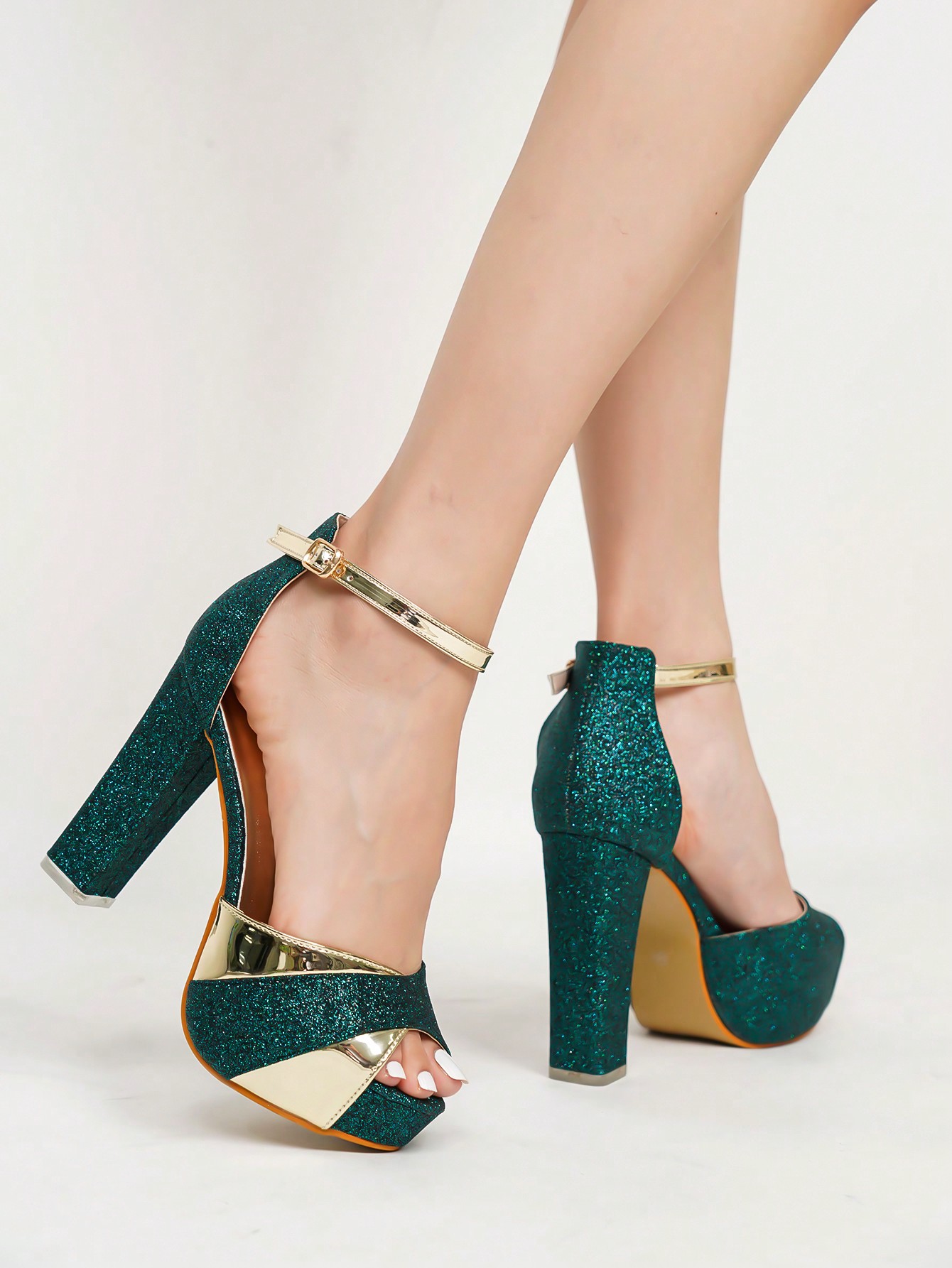 In Green Women Pumps