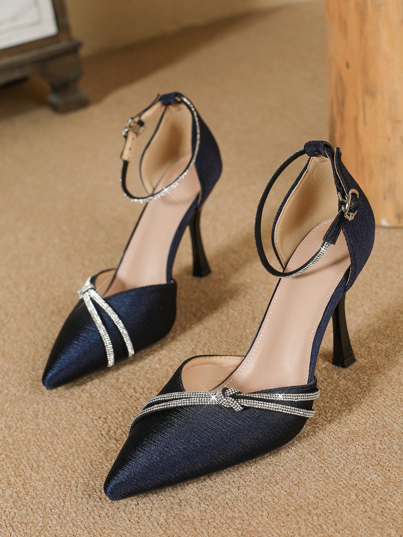 In Navy Blue Women Pumps