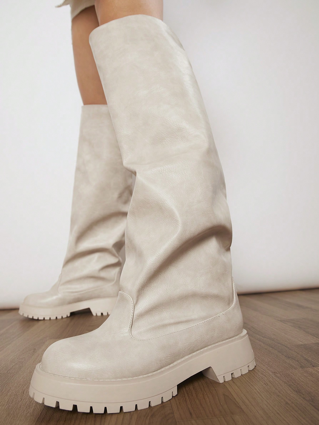 In Khaki Women Fashion Boots