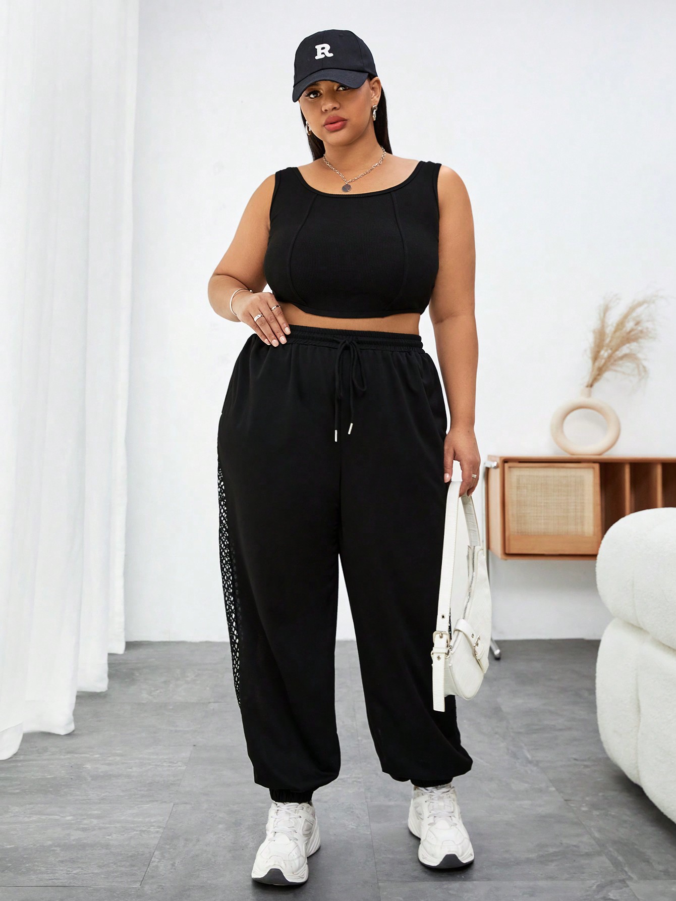 In Black Plus Size Sweatpants