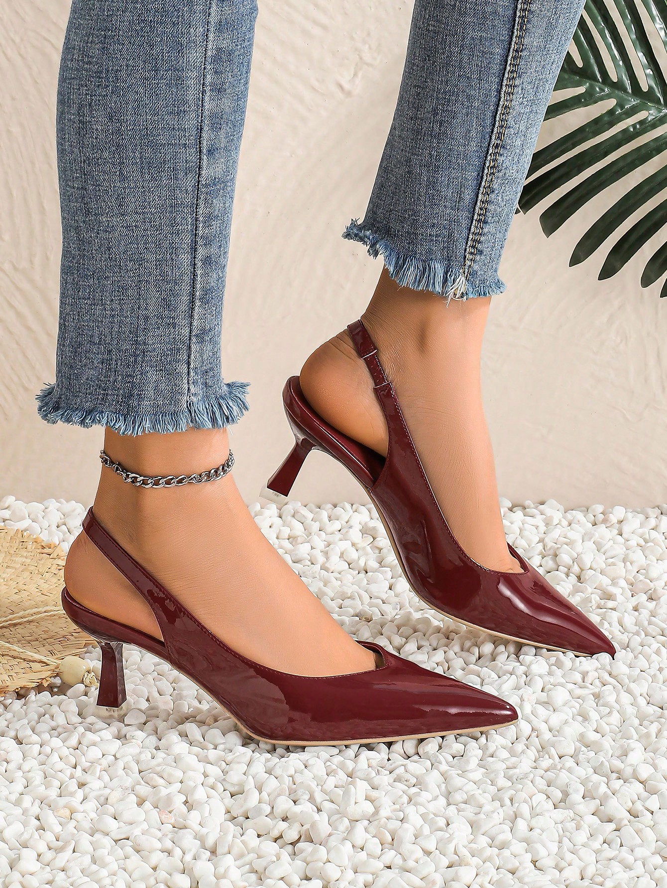 In Burgundy Women Pumps