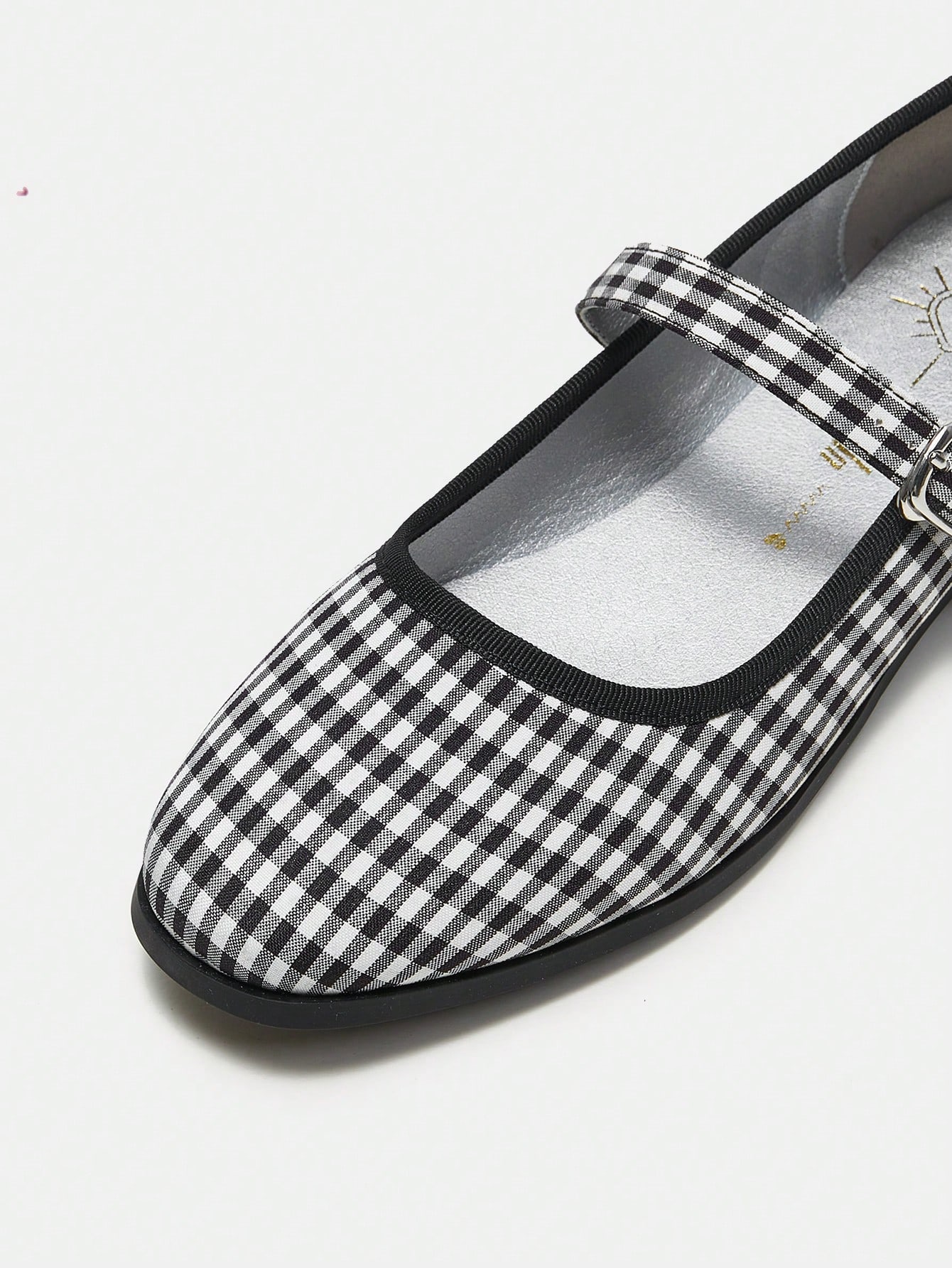 In Black and White Women Flats