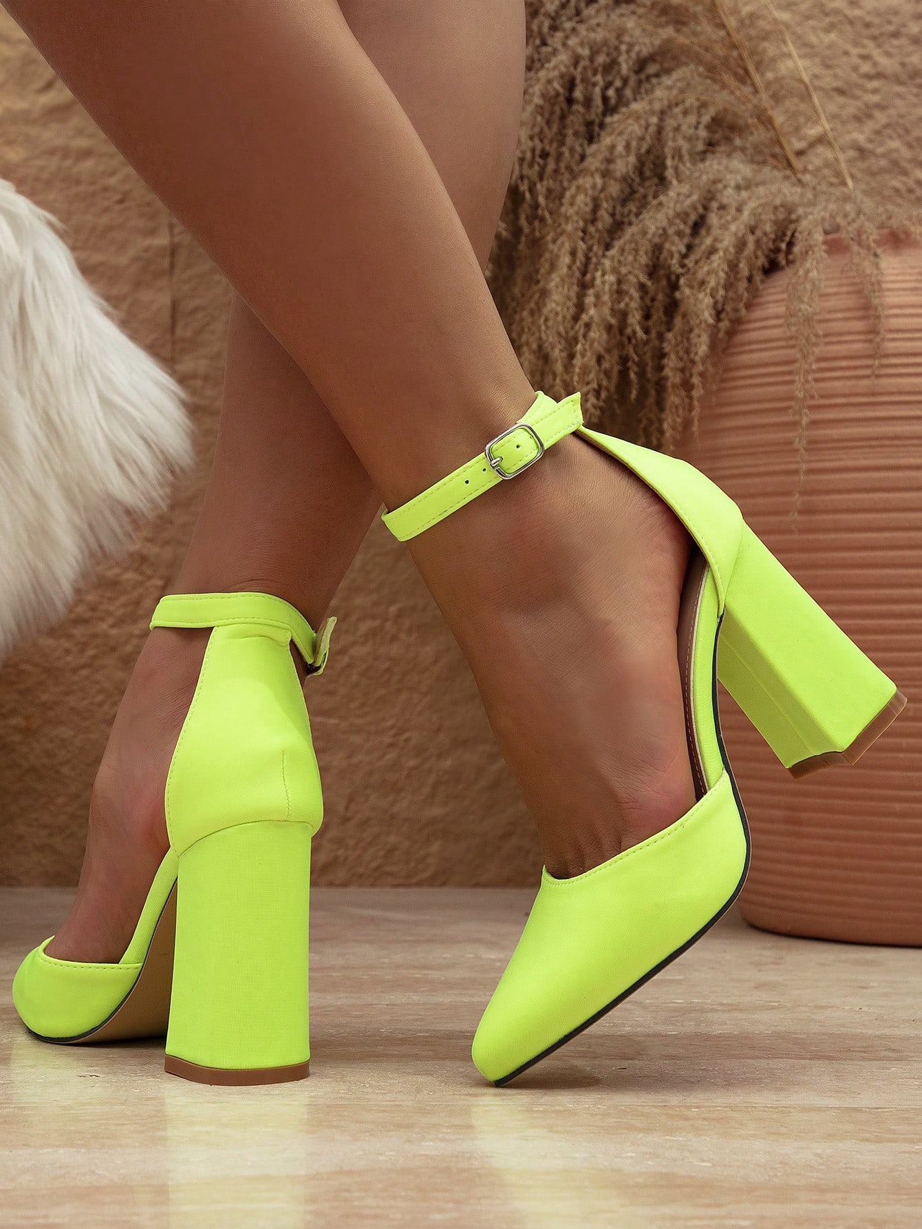 In Green Women Pumps