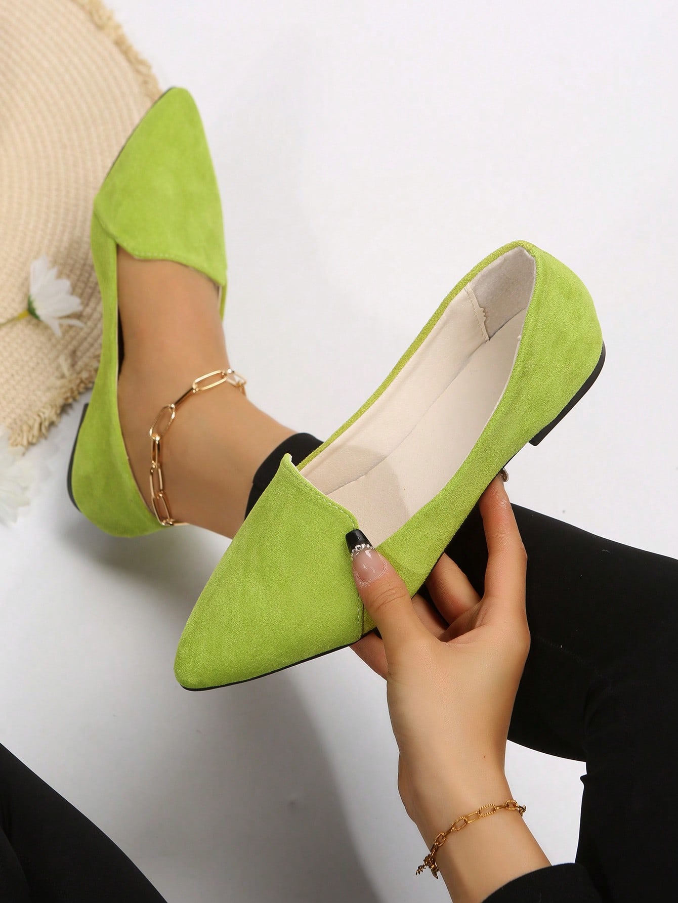 In Green Women Flats