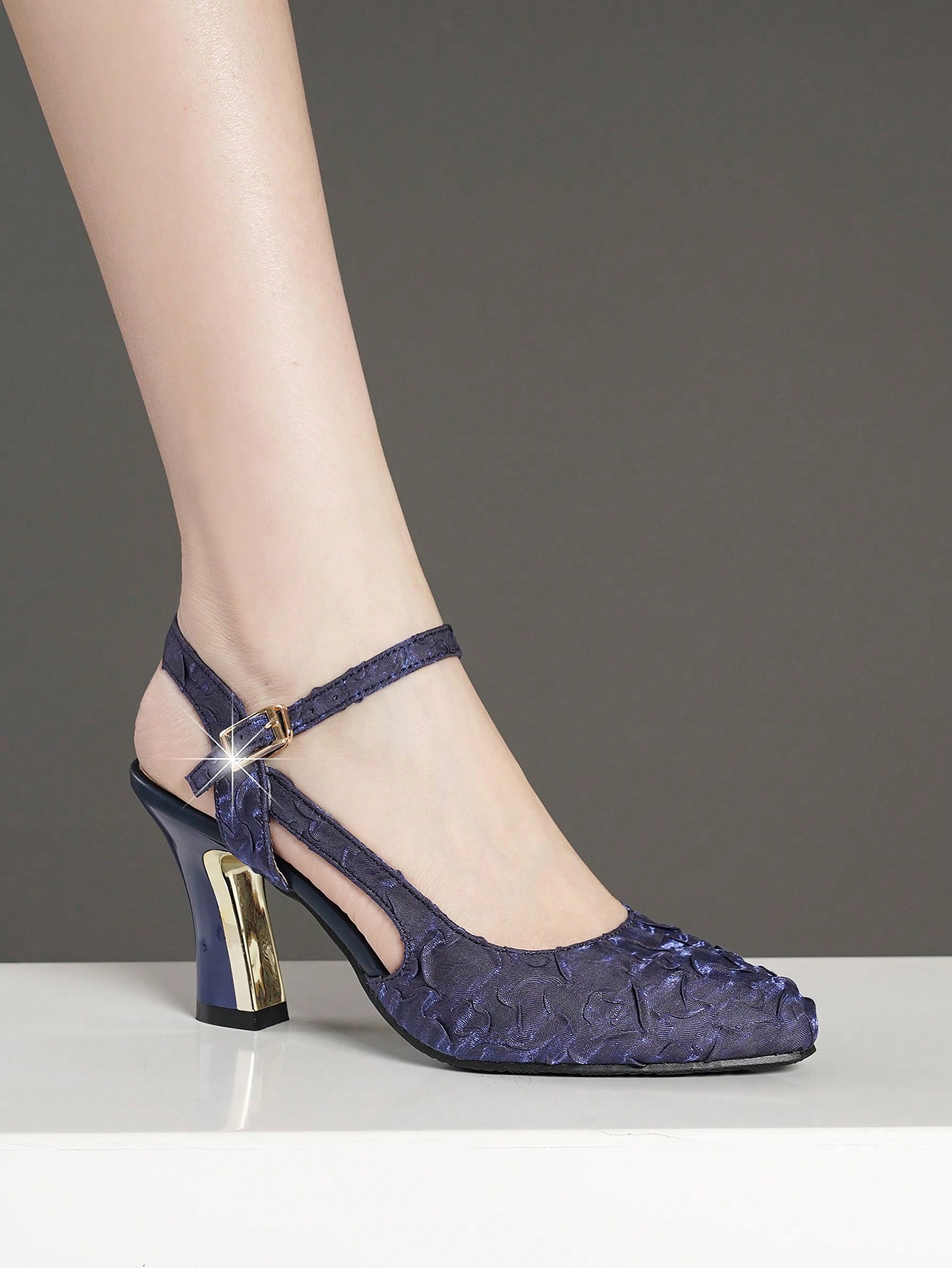 In Navy Blue Women Pumps