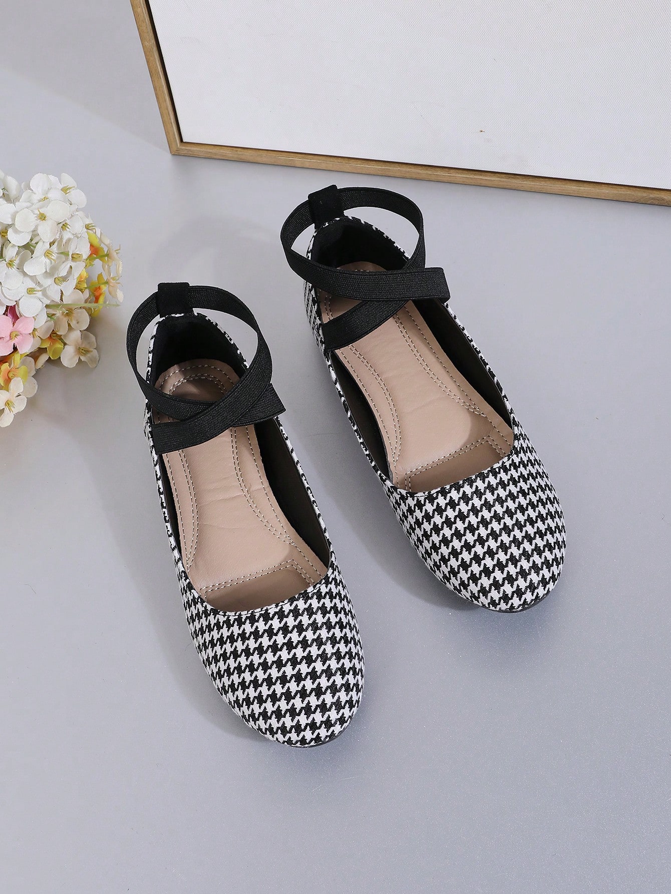 In Black and White Women Flats