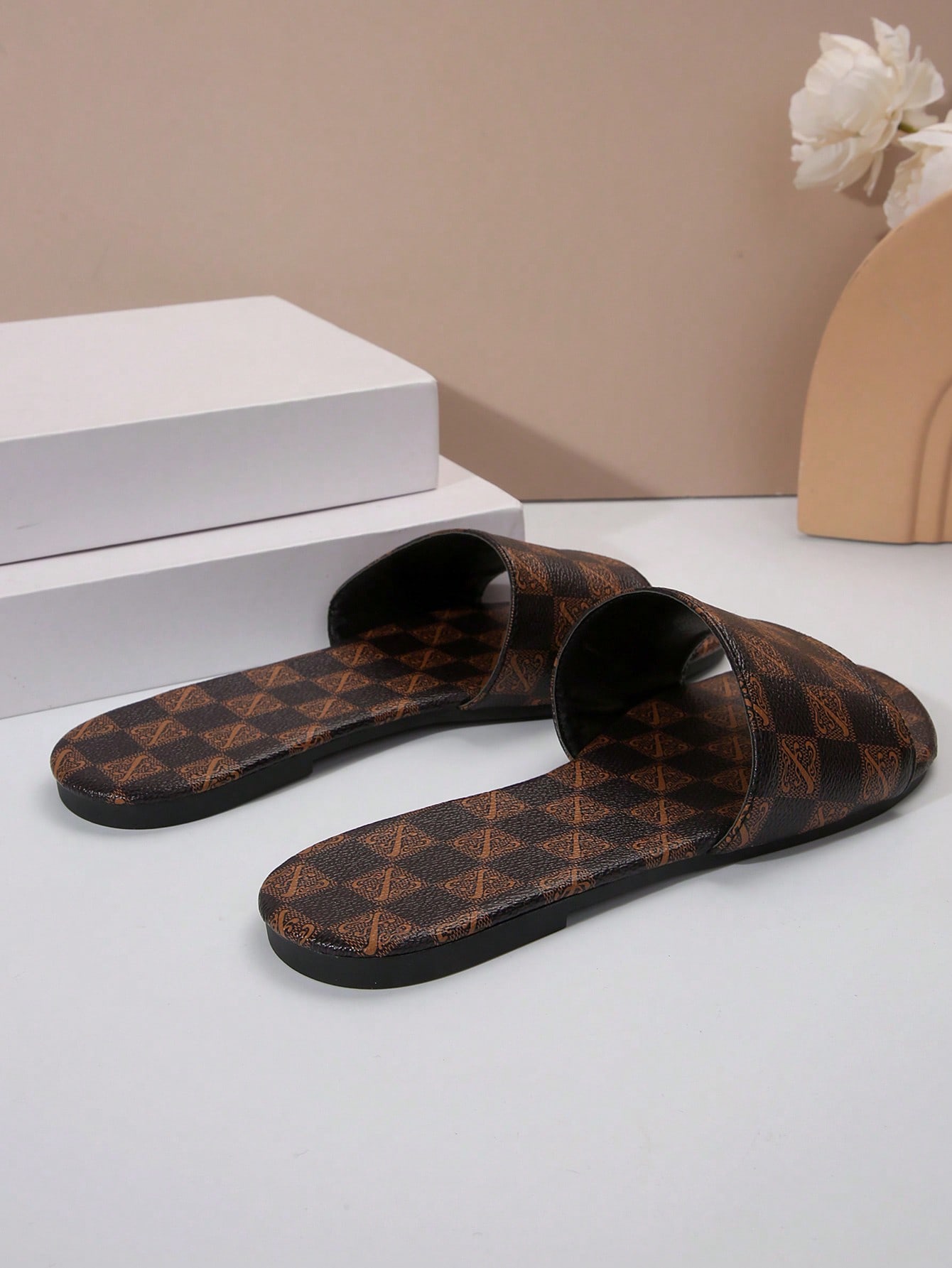 In Mocha Brown Women Flat Sandals