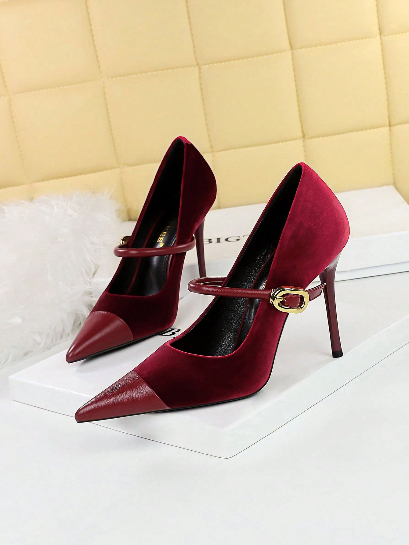 In Burgundy Women Pumps