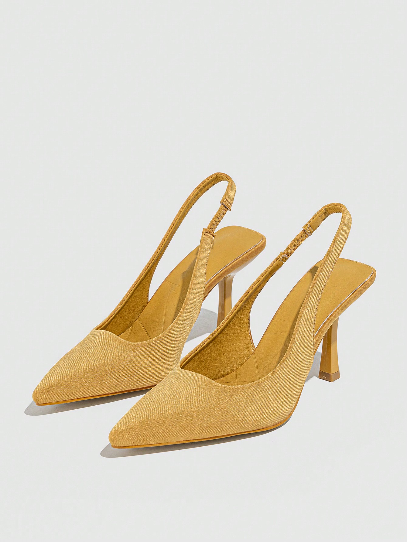 In Yellow Women Pumps