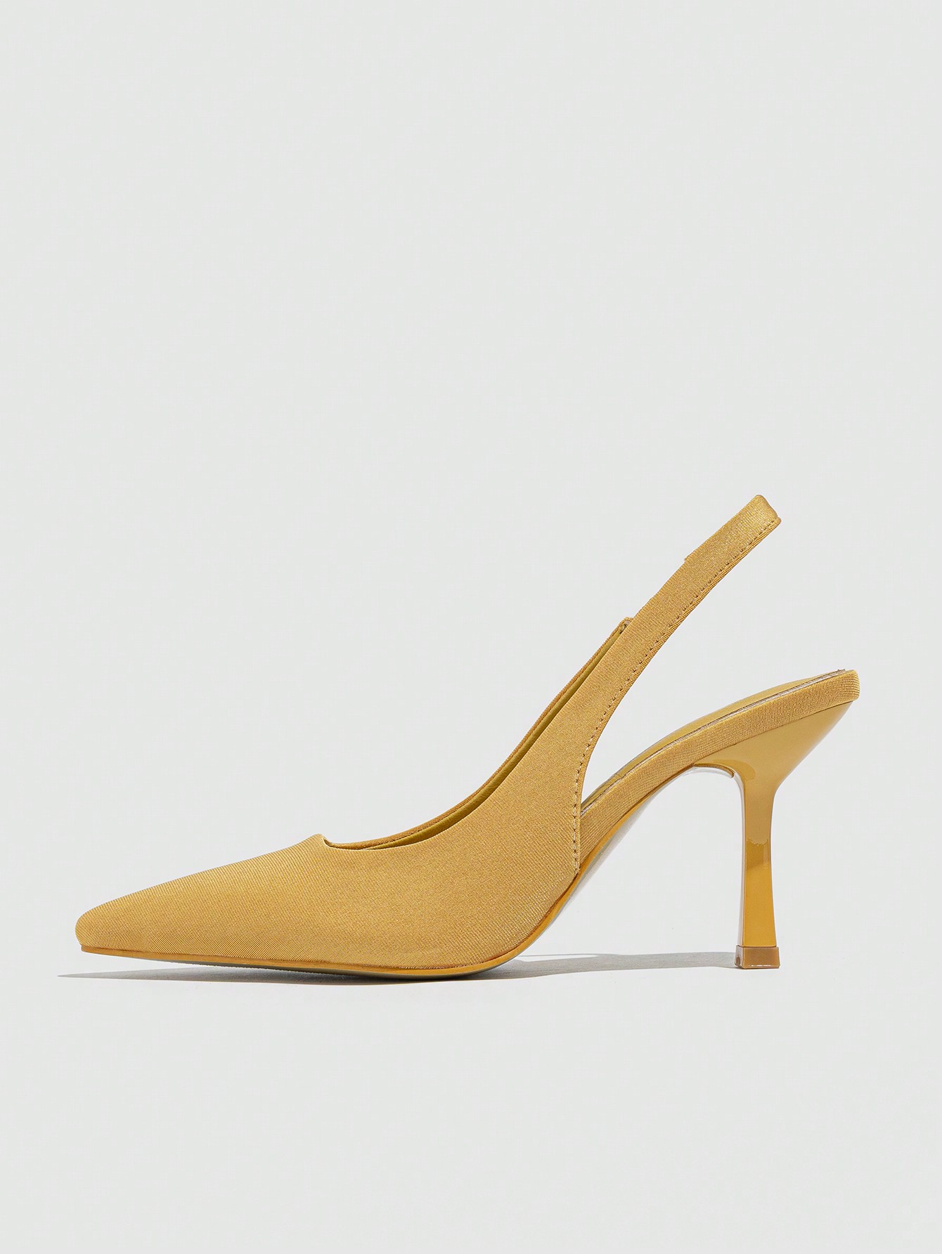 In Yellow Women Pumps