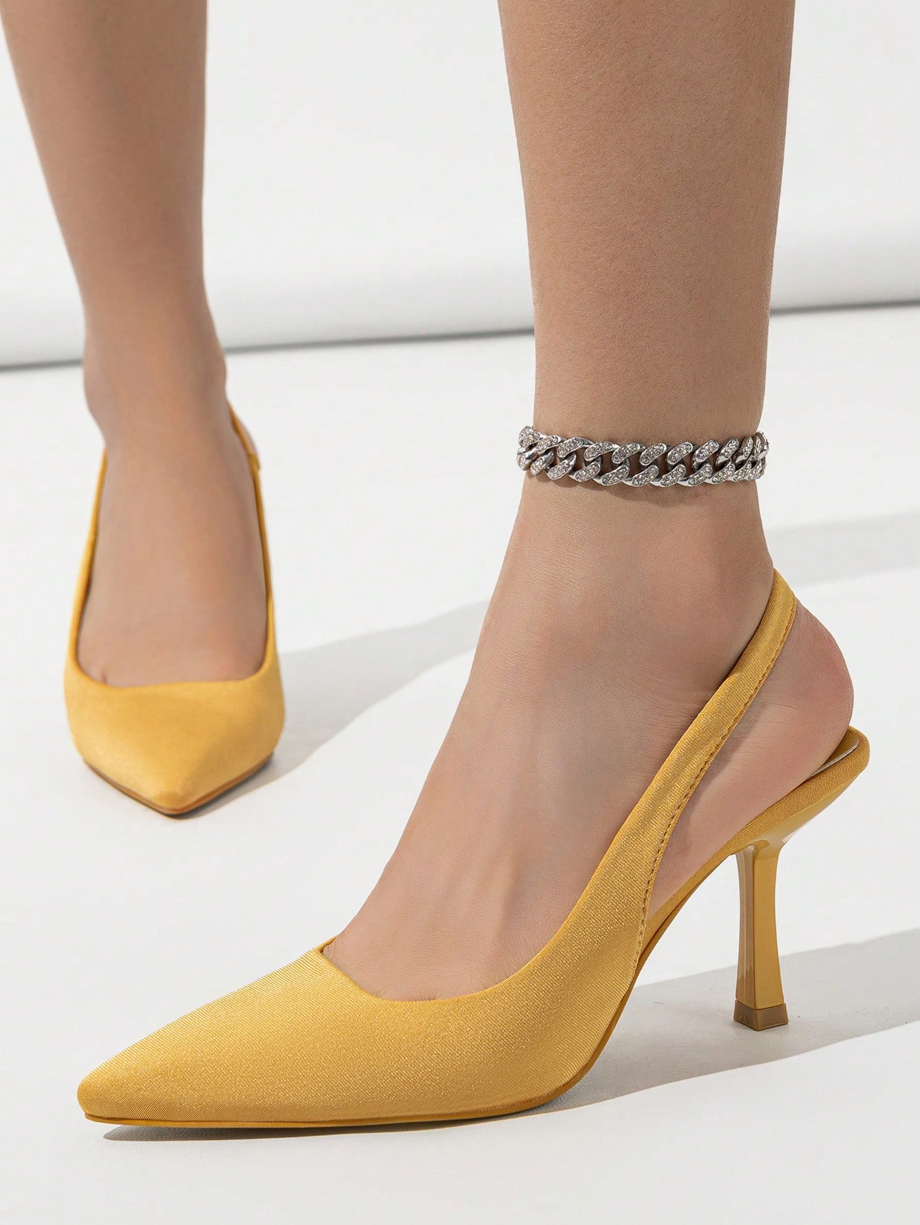 In Yellow Women Pumps