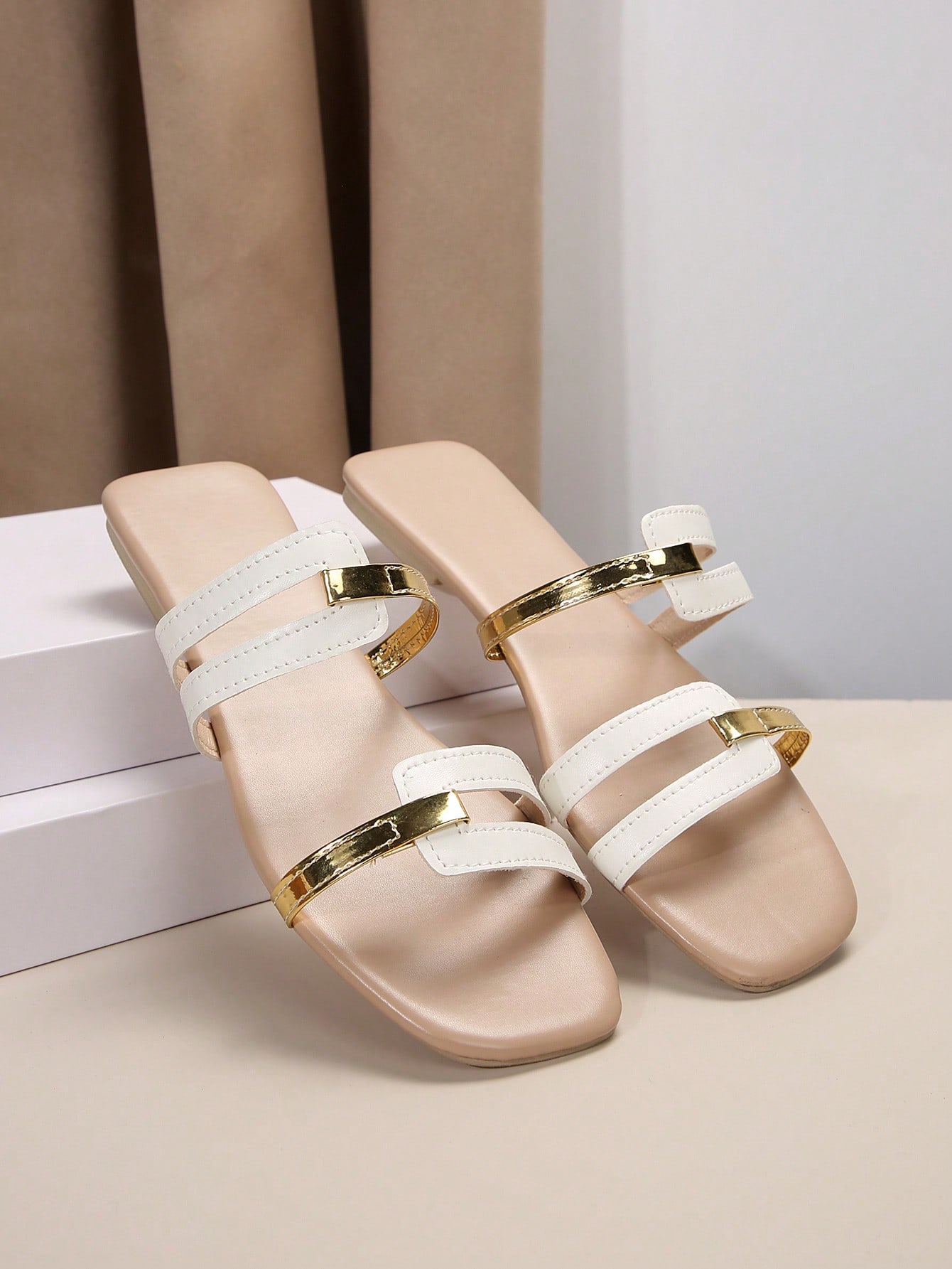 In White Women Flat Sandals