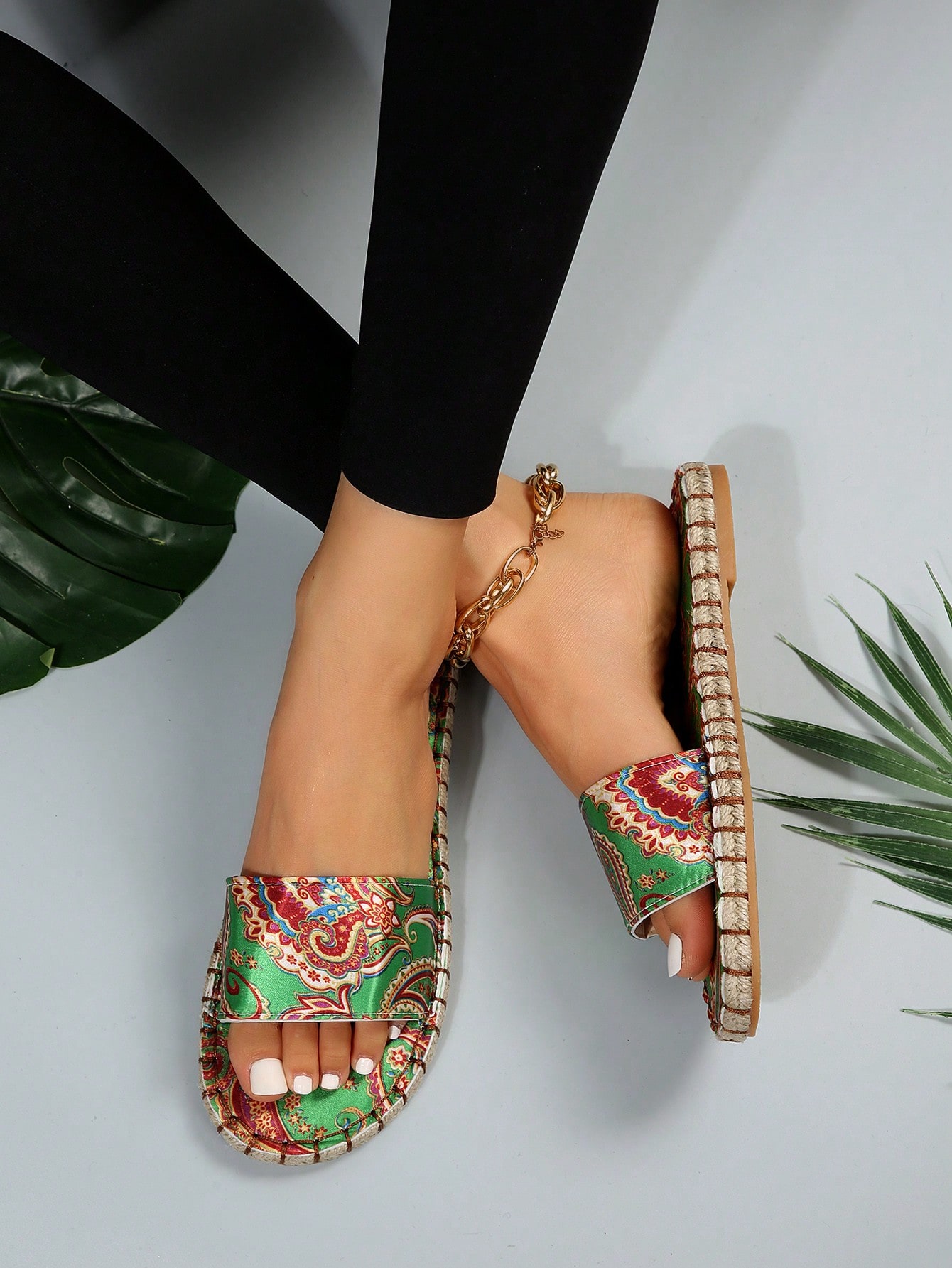 In Green Women Flat Sandals