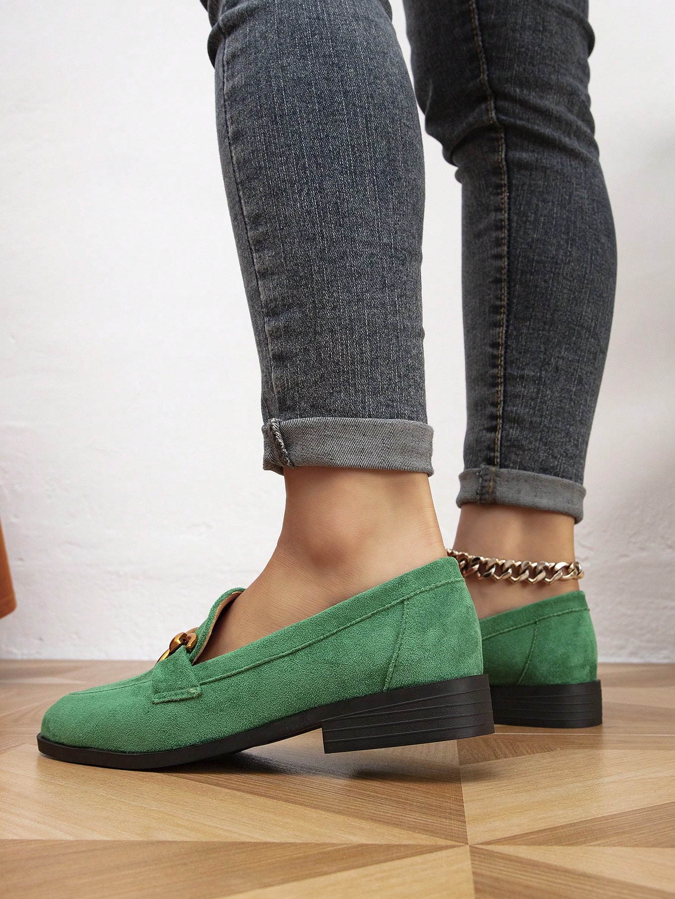 In Green Women Flats