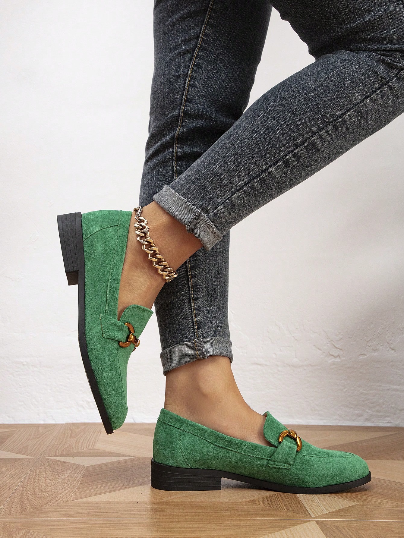 In Green Women Flats