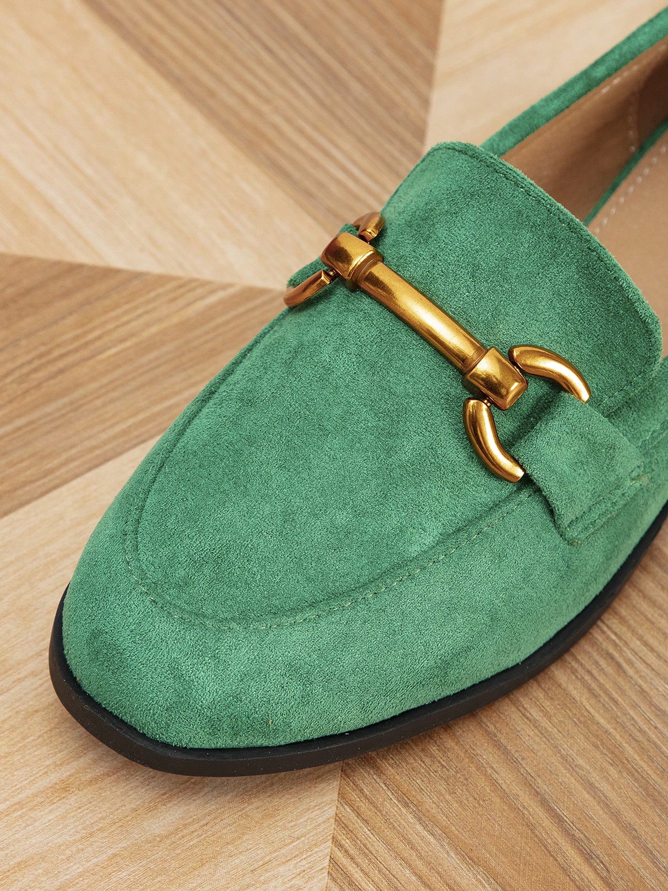 In Green Women Flats