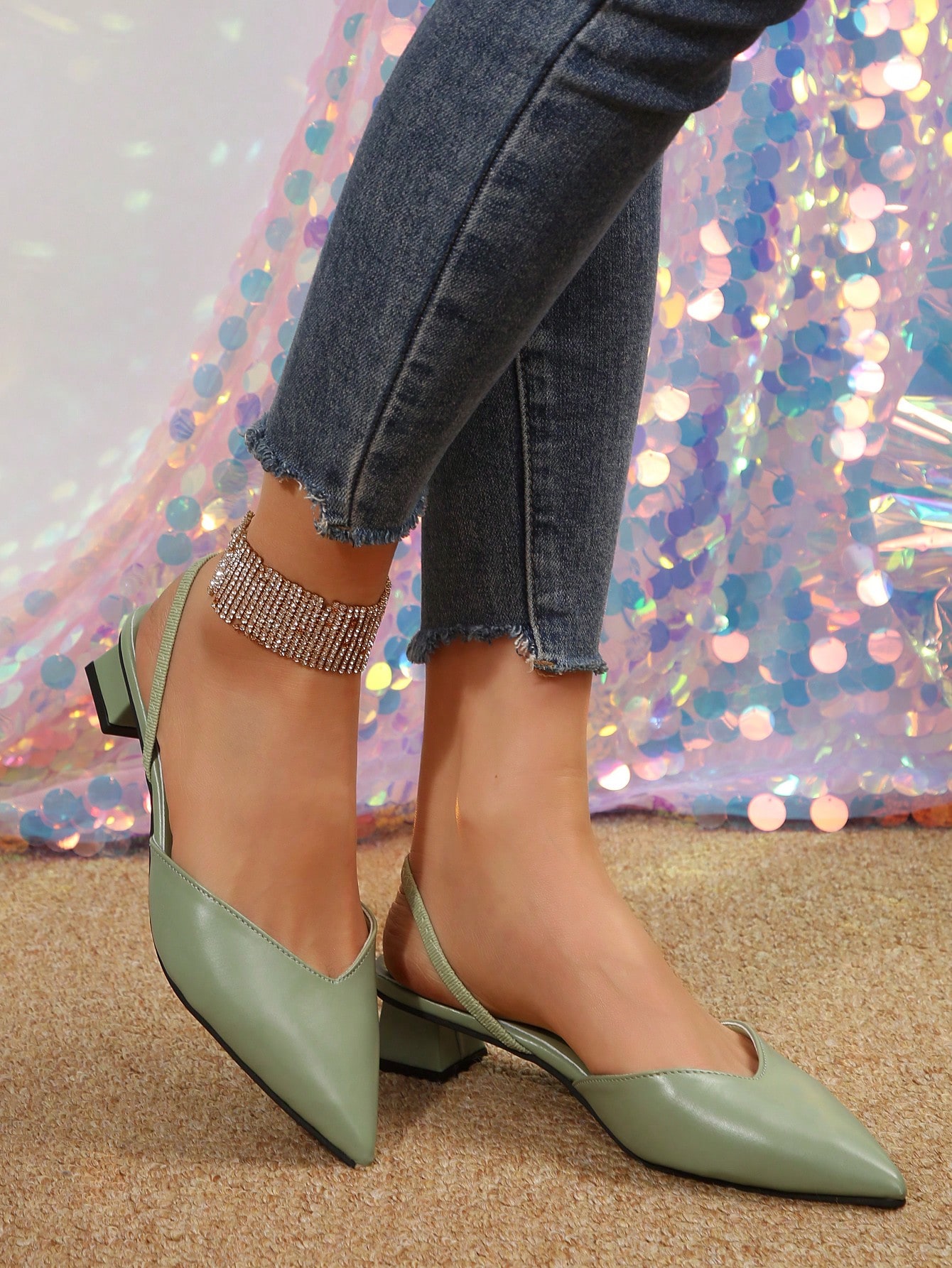 In Green Women Flats