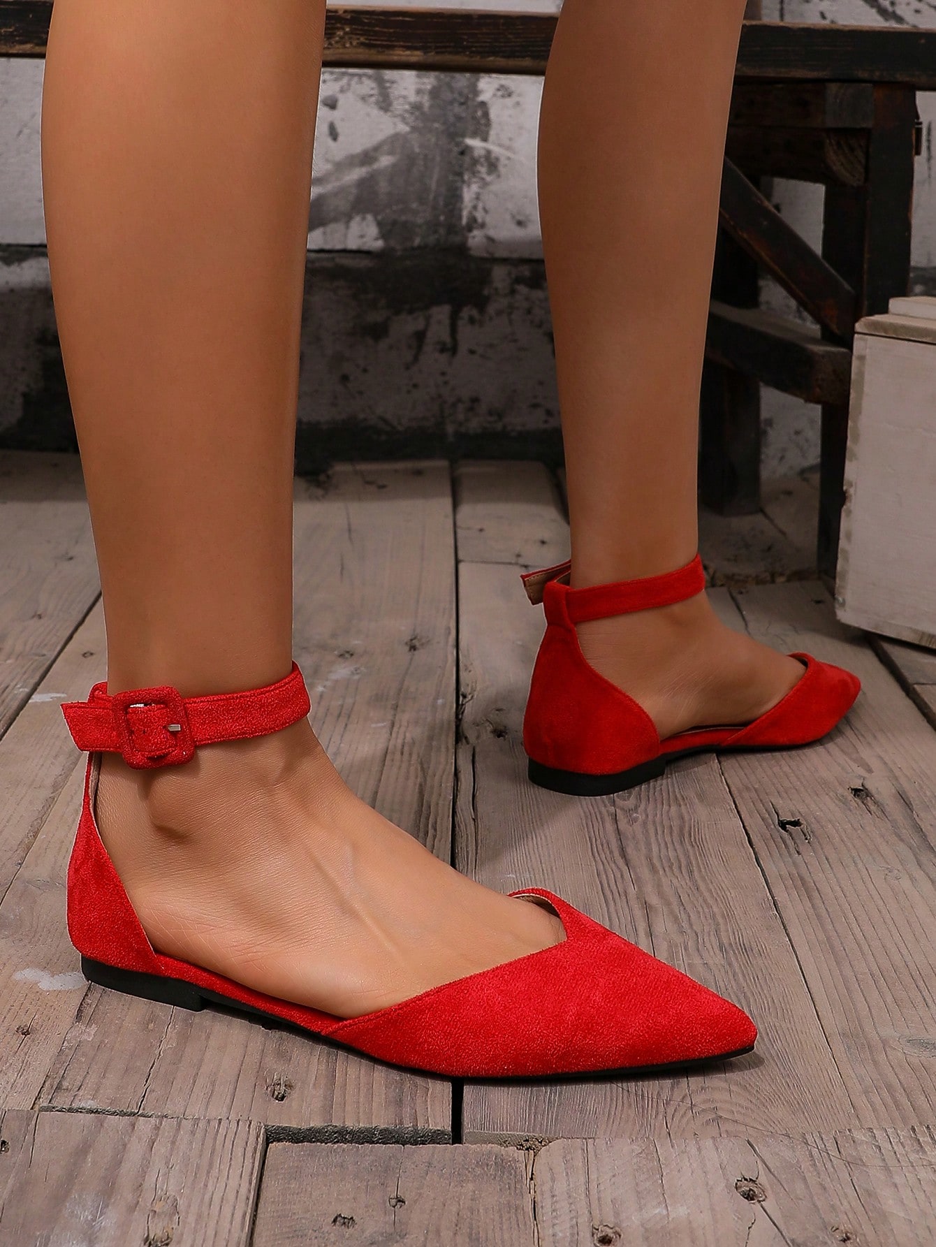 In Red Women Flats