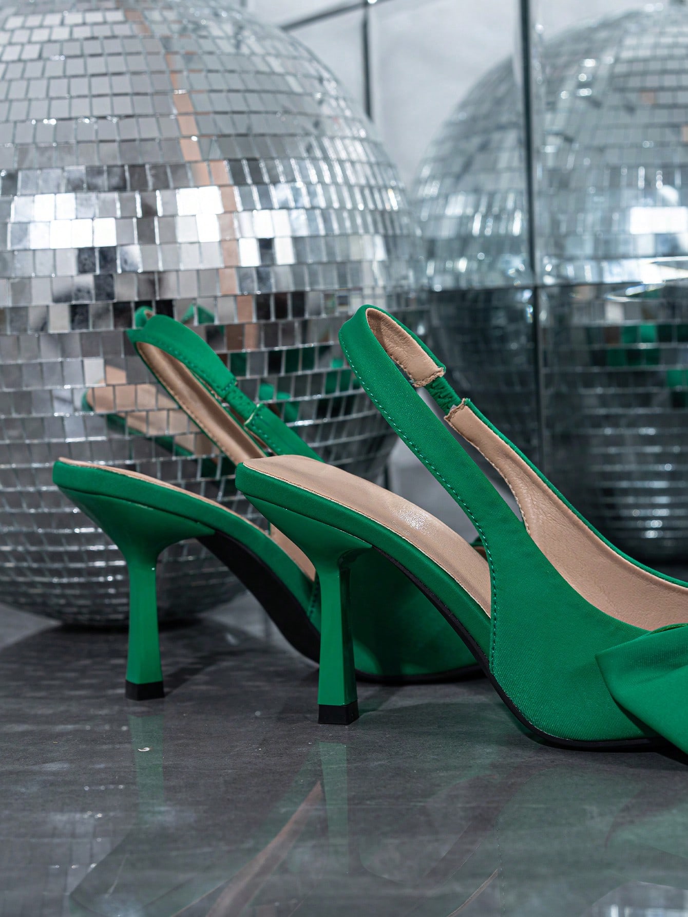 In Green Women Pumps