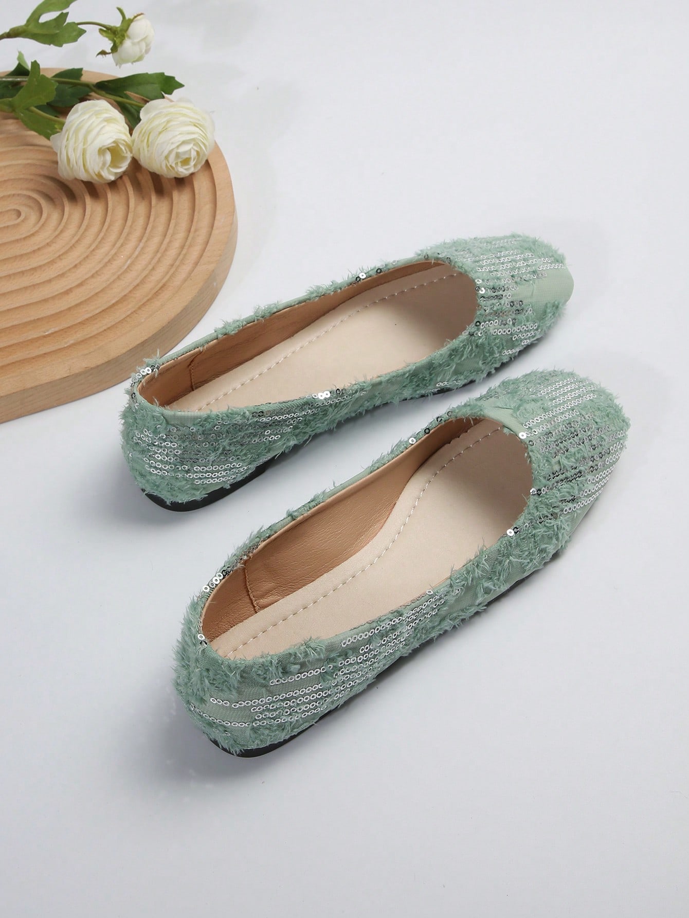 In Green Women Flats