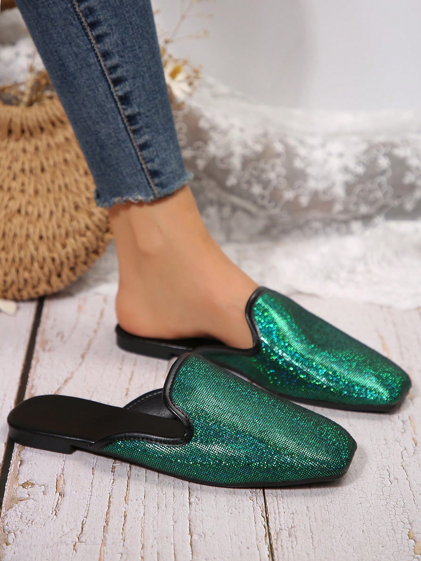 In Green Women Flats