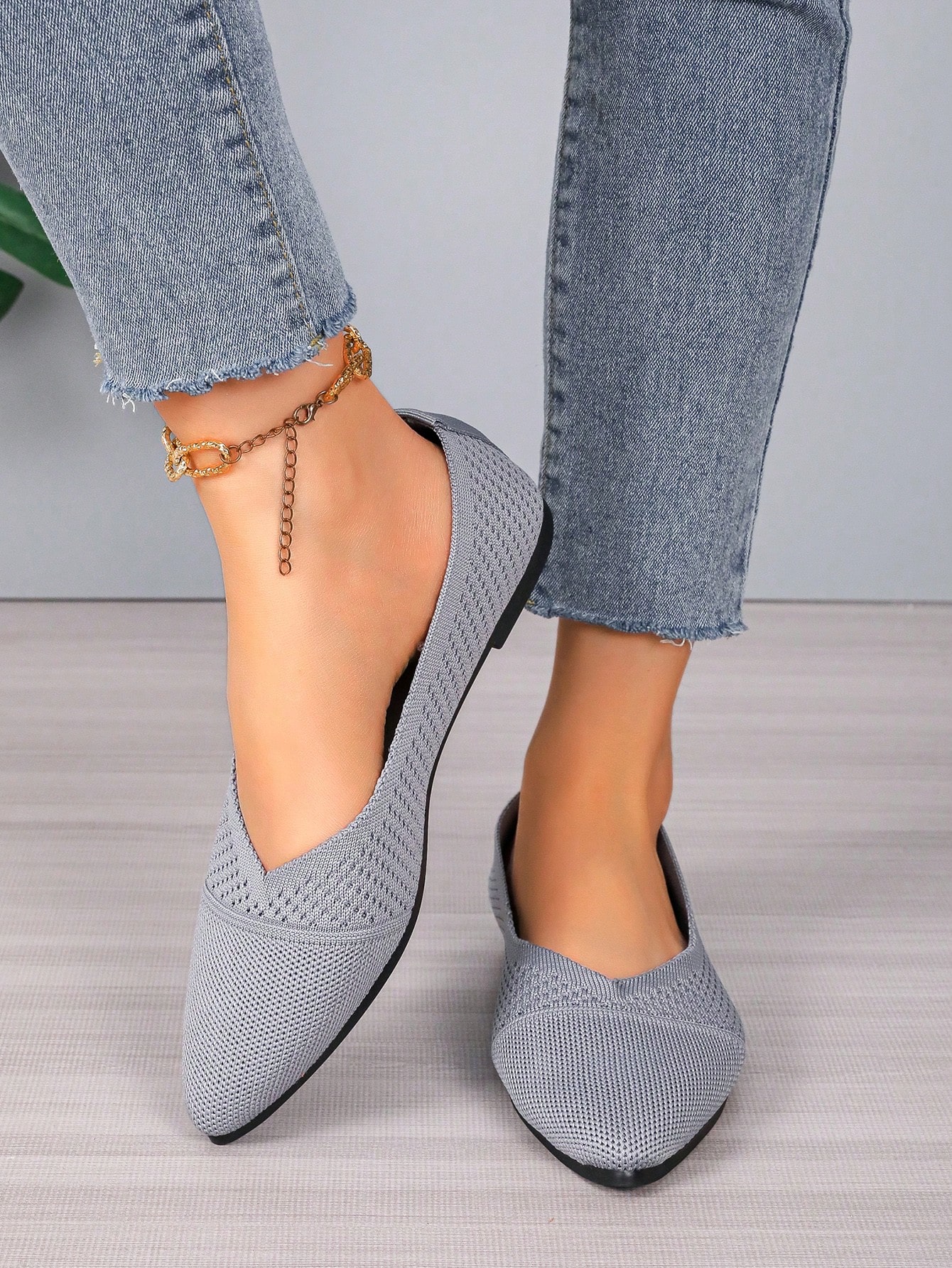 Women Flats Below $9.99