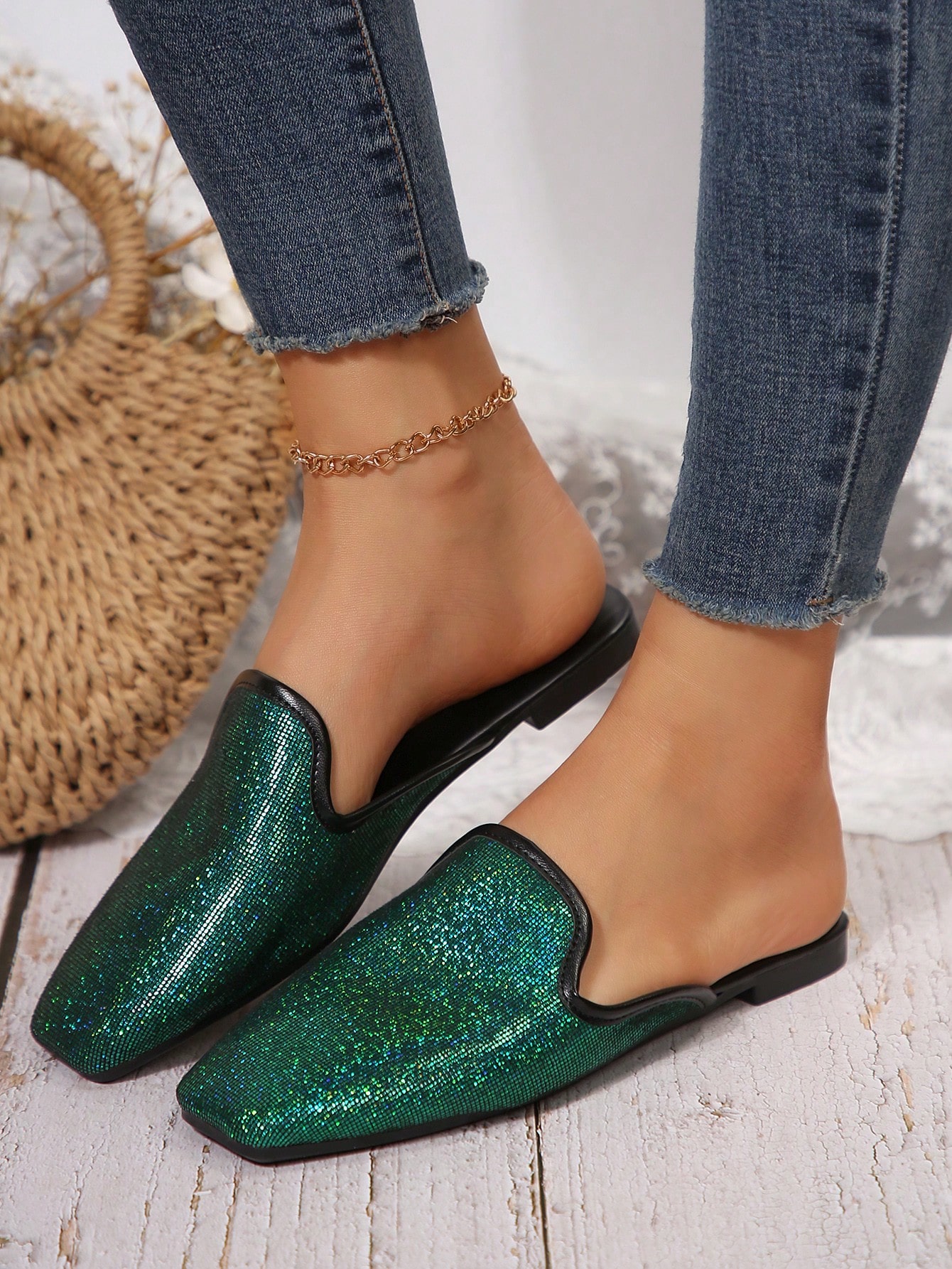 In Green Women Flats