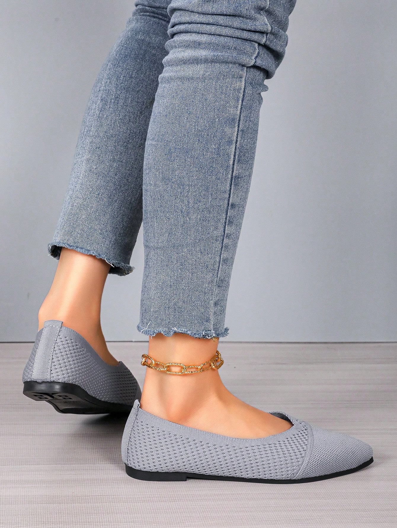 Women Flats Below $9.99