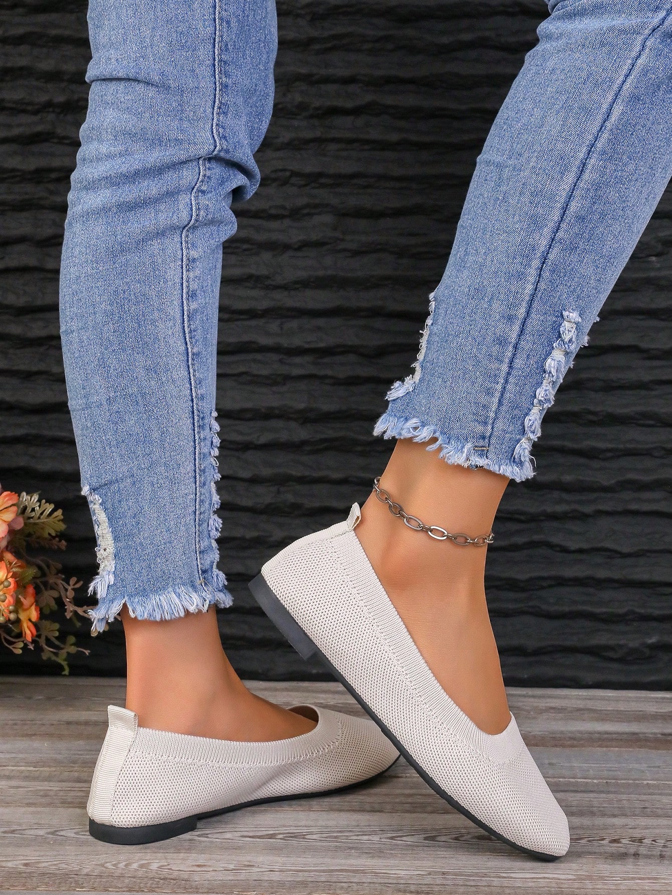 Women Flats Below $9.99