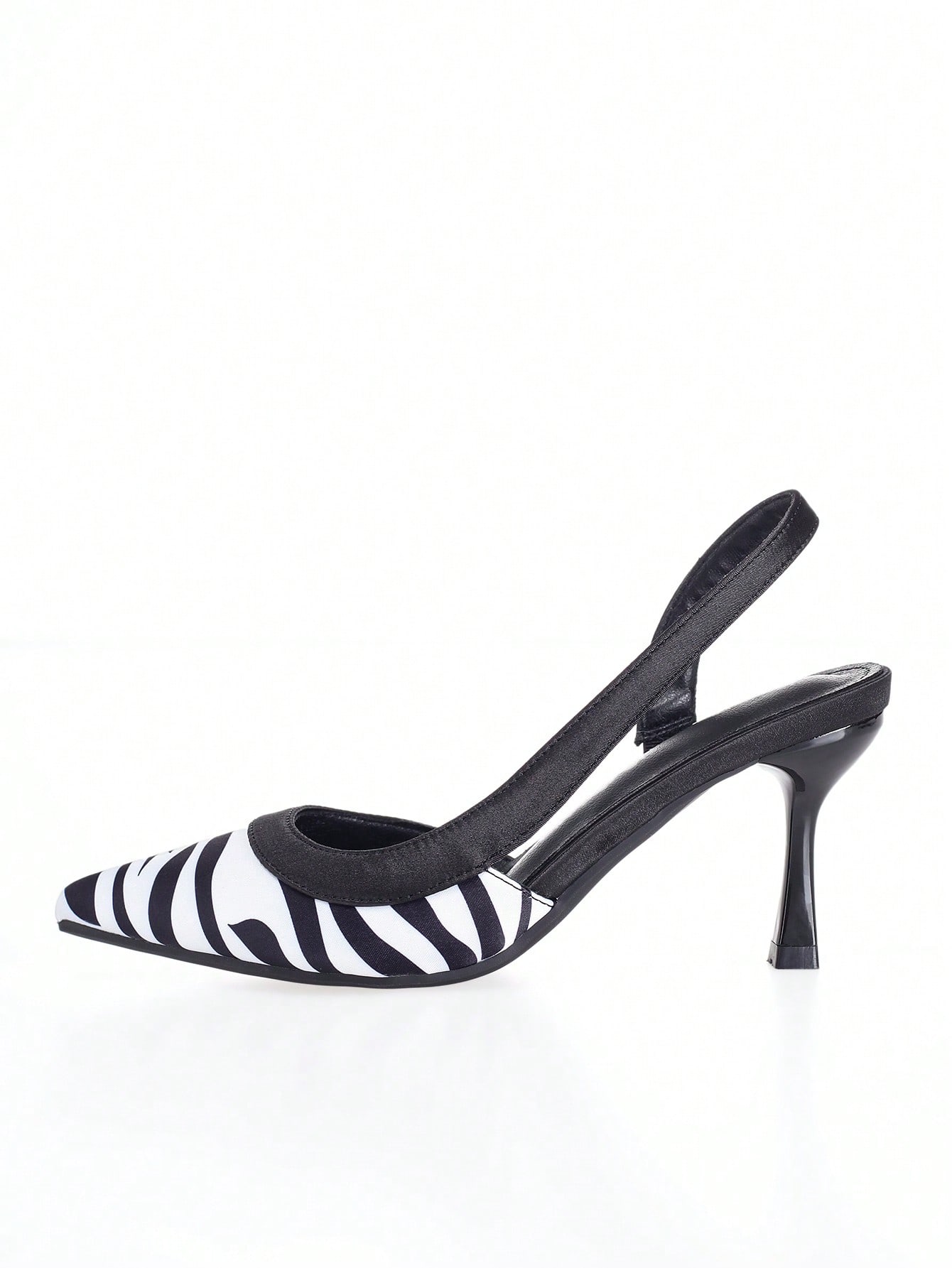 In Black and White Women Pumps