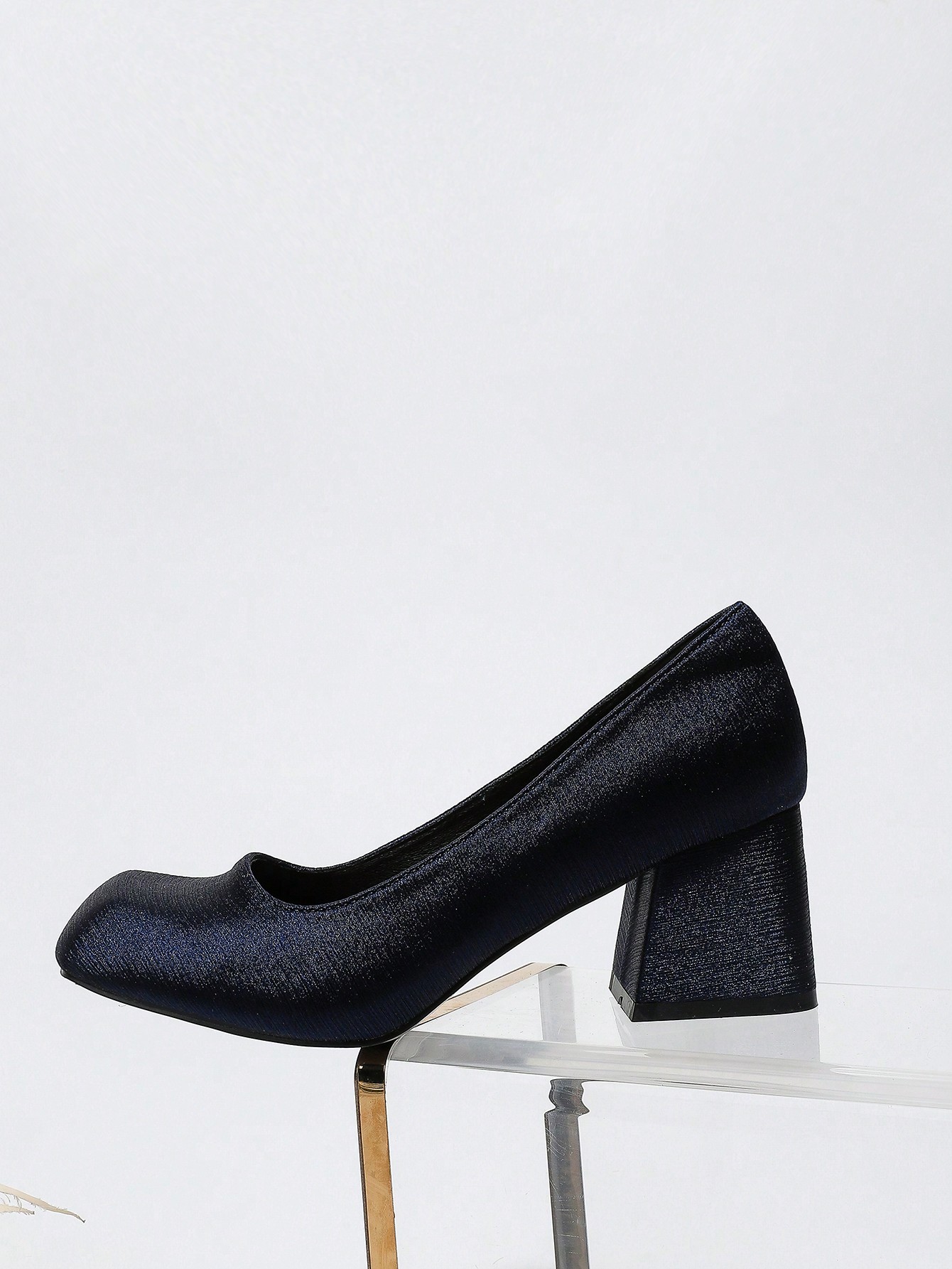 In Navy Blue Women Pumps